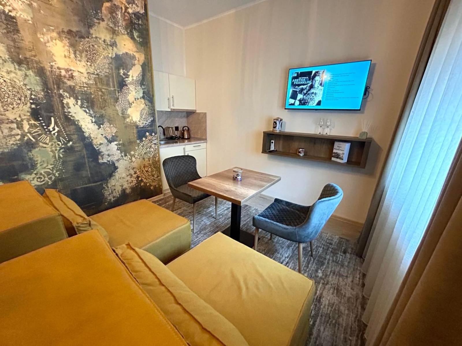 King Studio with Sofa Bed photo 2