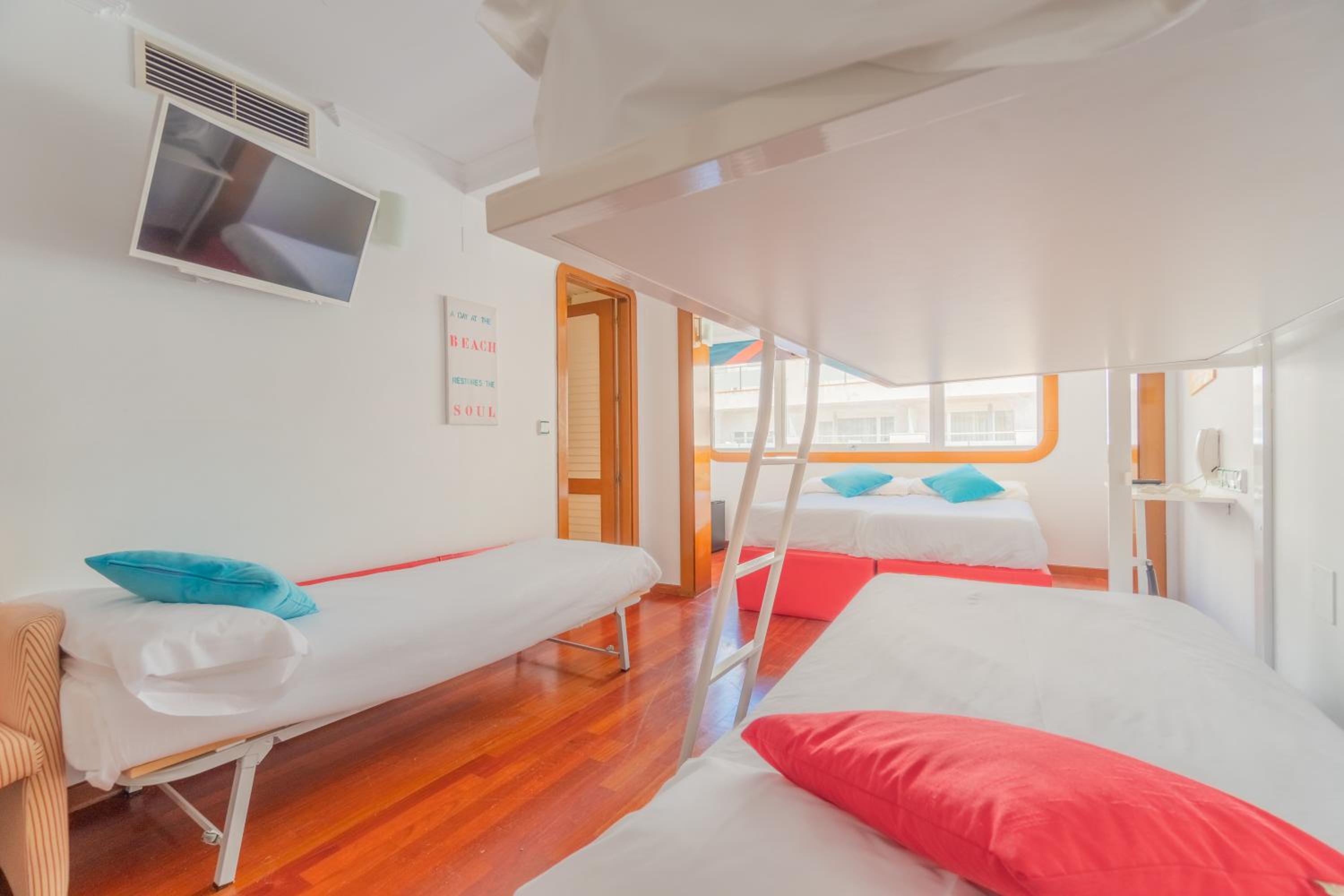 Family Cabin on Boat photo 2