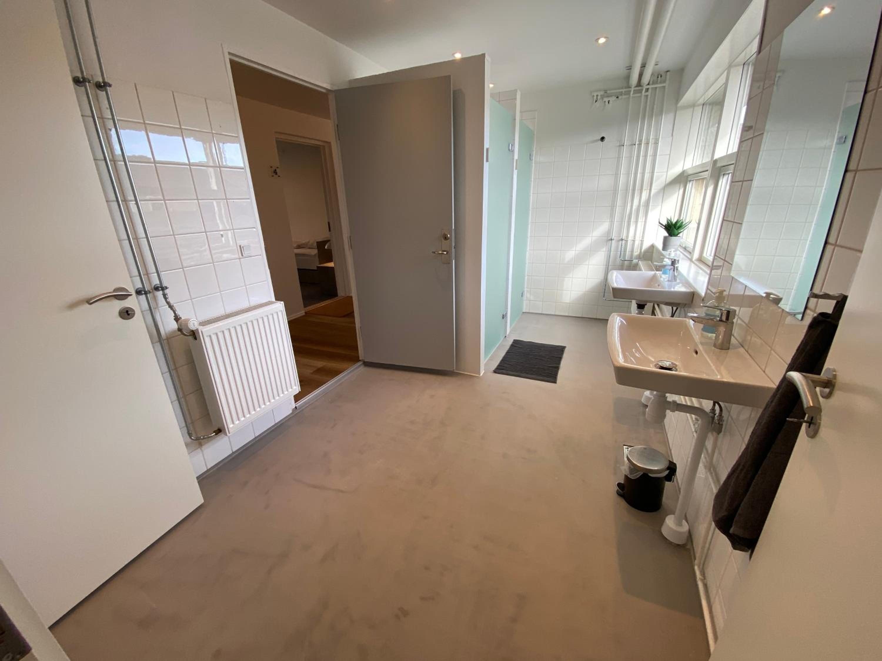 Single Room With Shared Bathroom photo 2