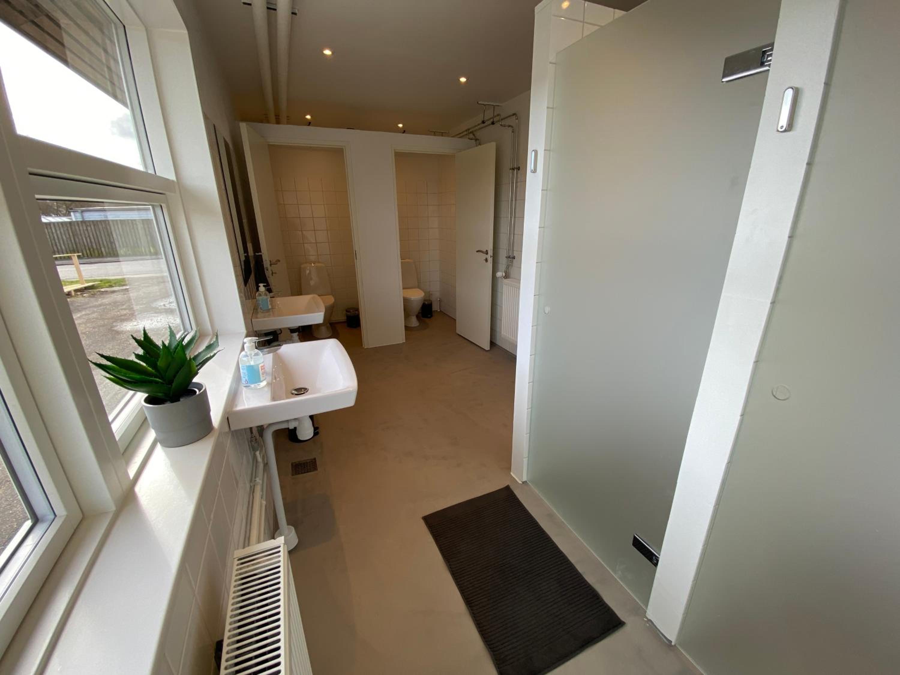 Double Room With Shared Bathroom photo 2
