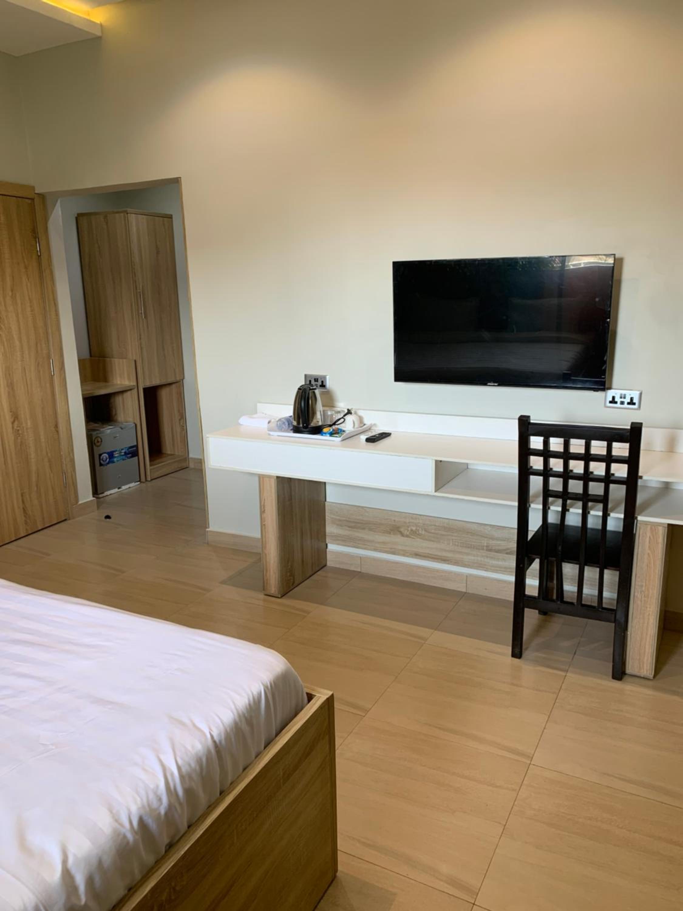 Deluxe Queen Room