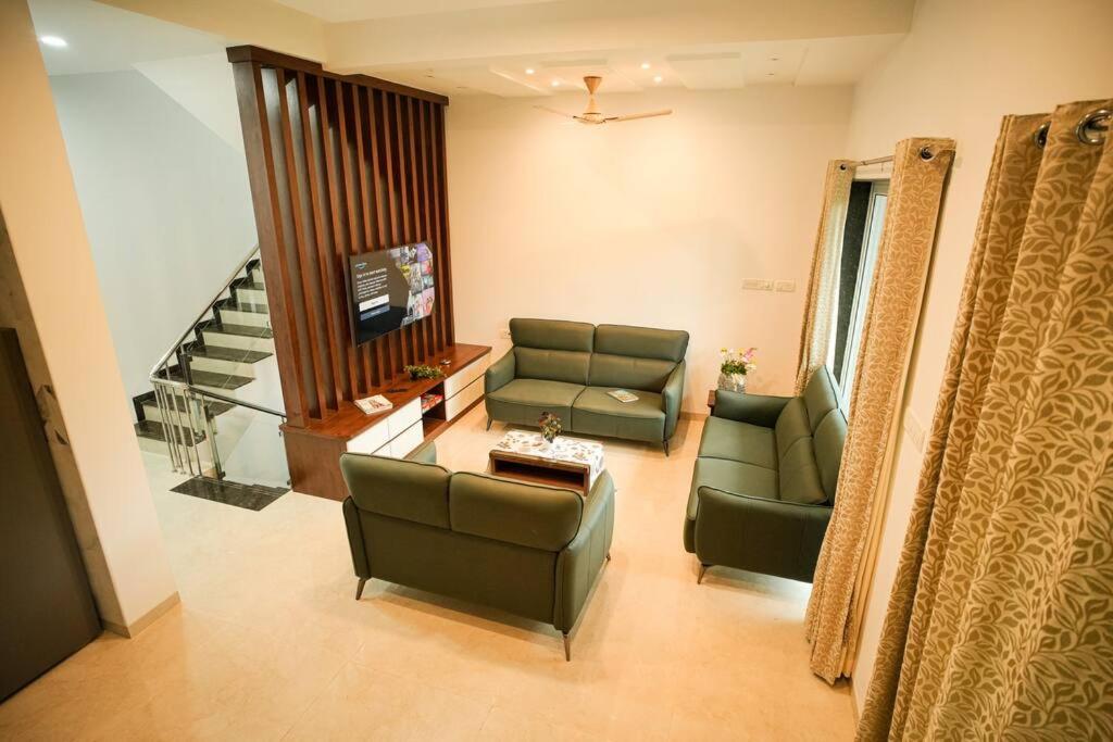 Villa photo 1