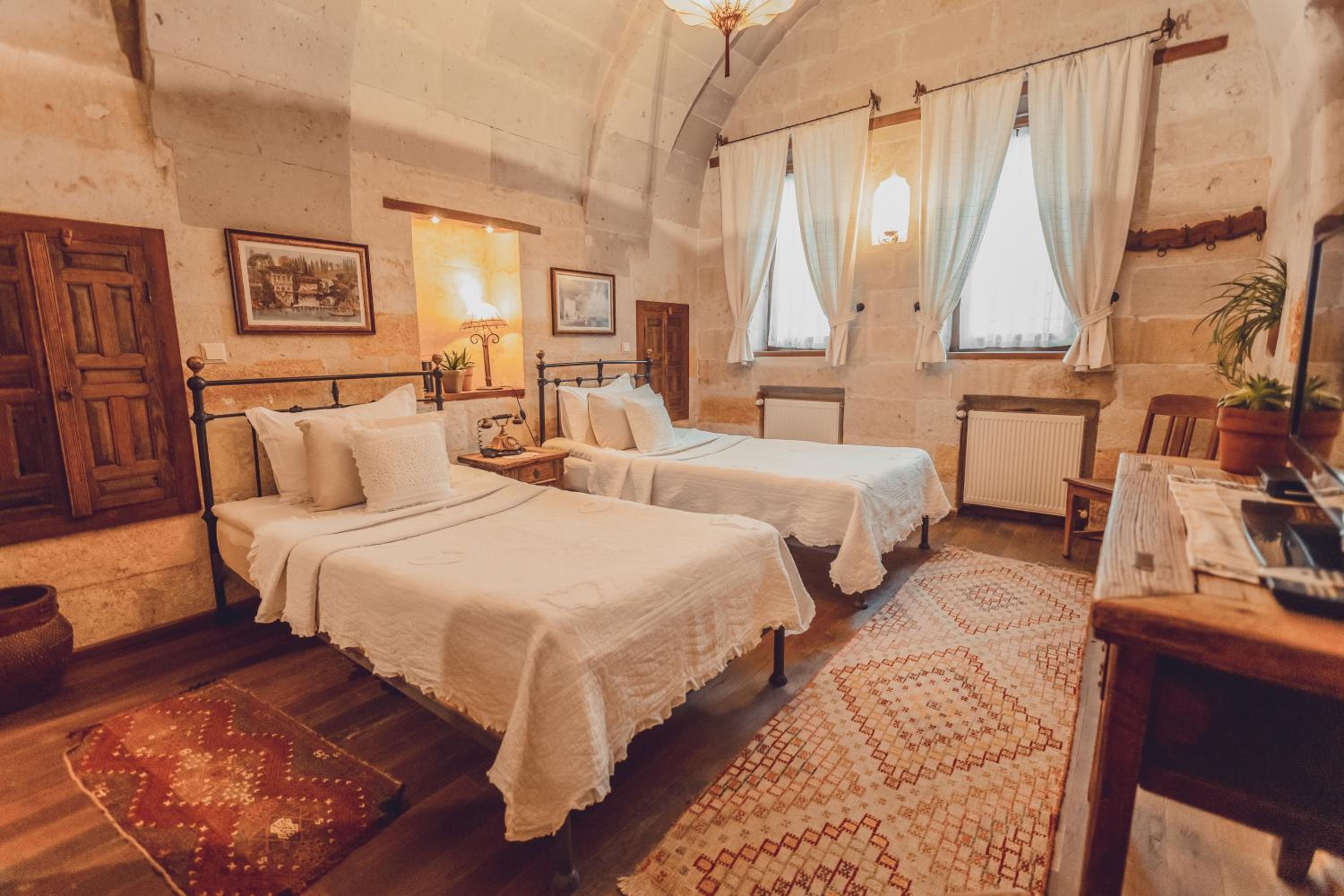 Standard Double or Twin Room - Photo 3