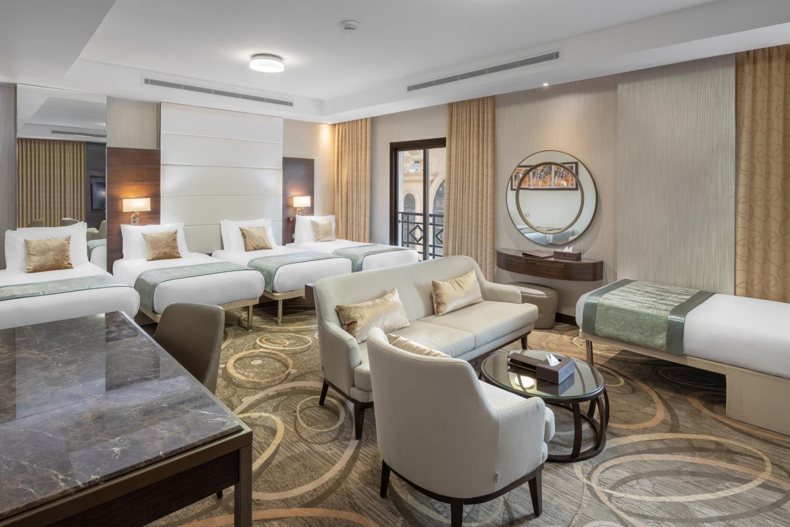 Junior Suite four single beds - Photo 1