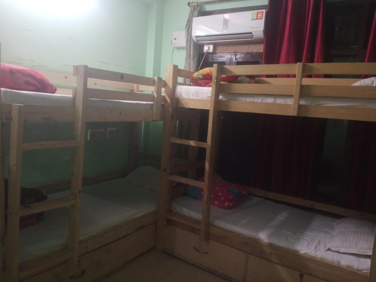 Bed in 6-Bed Mixed Dormitory Room photo 2