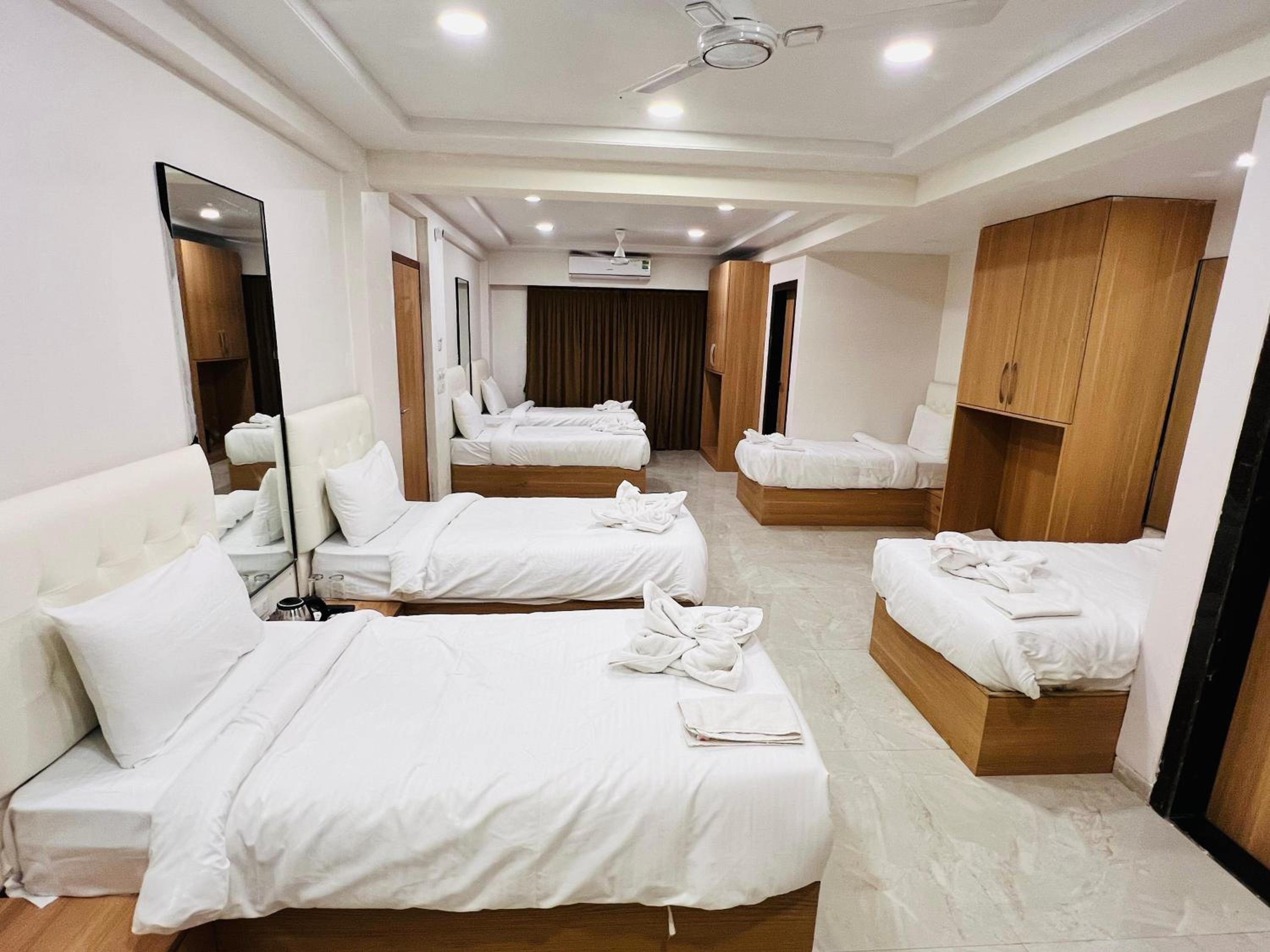Mixed Dormitory Room photo 1