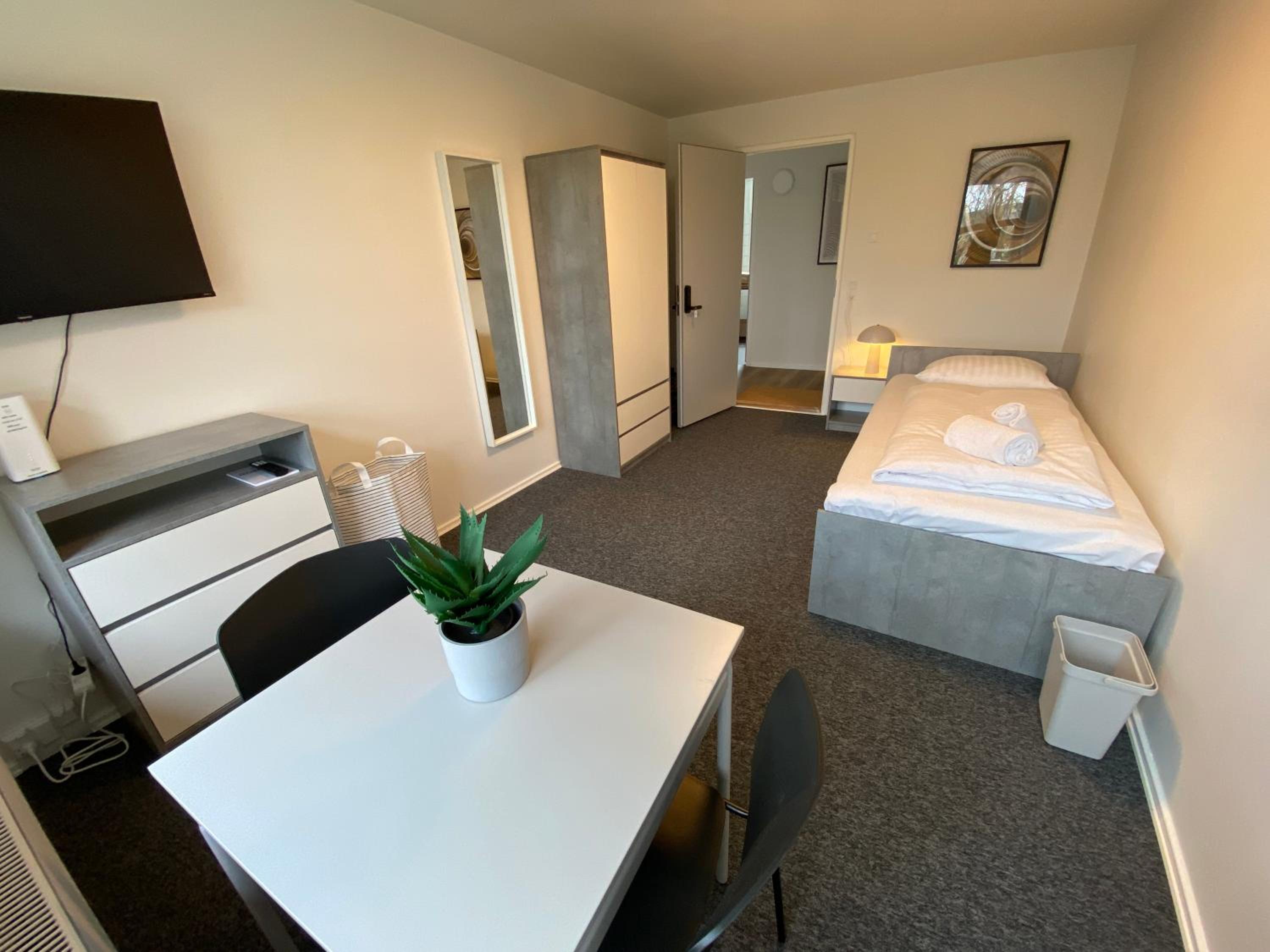 Single Room With Shared Bathroom photo 1