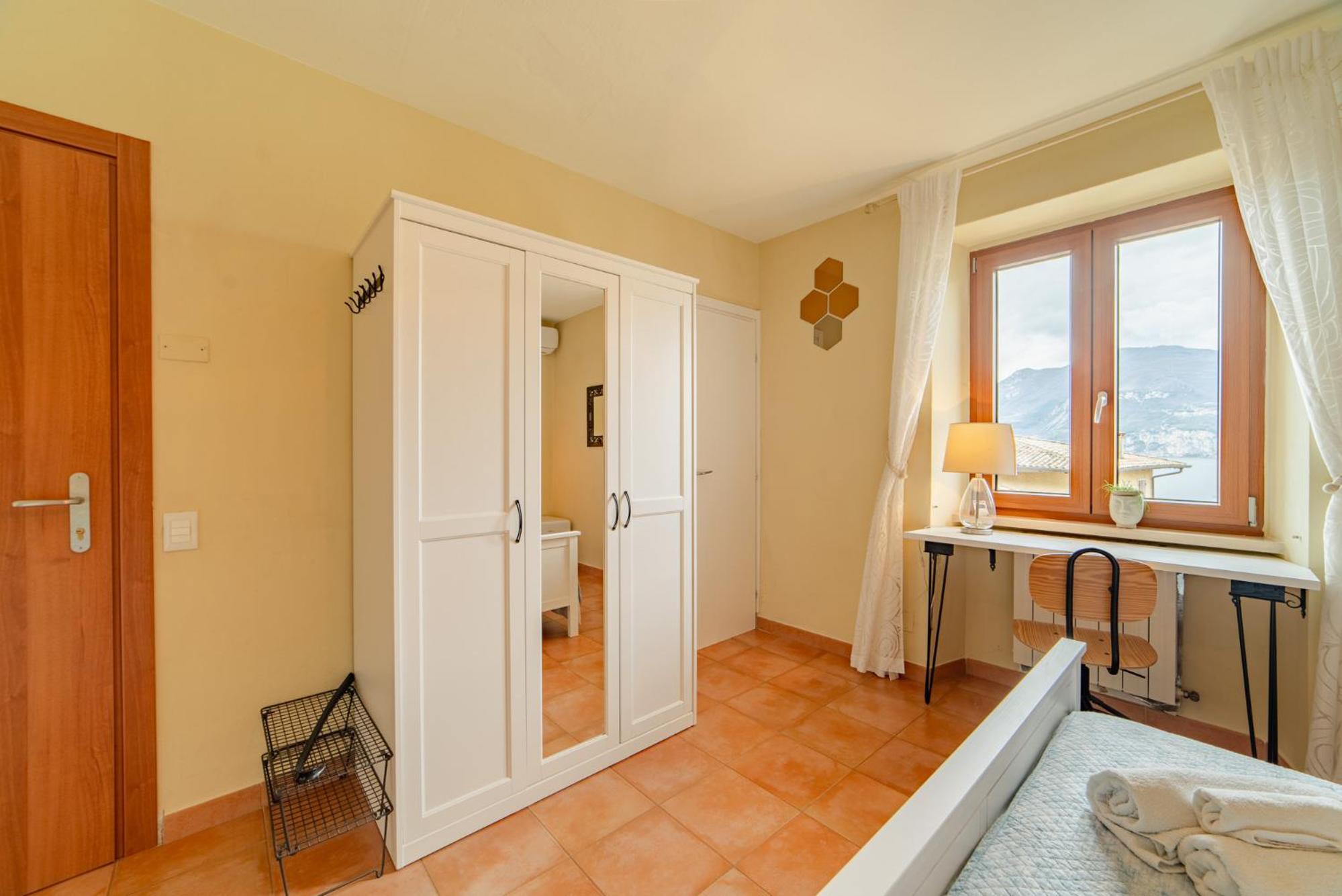 Quadruple Room with Lake View photo 2
