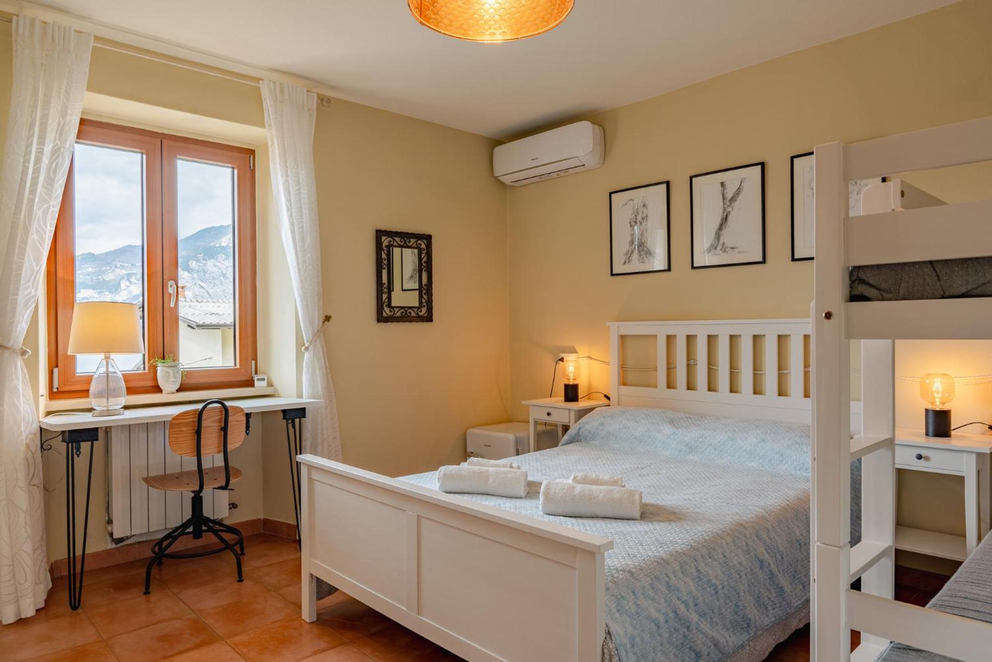 Quadruple Room with Lake View photo 1