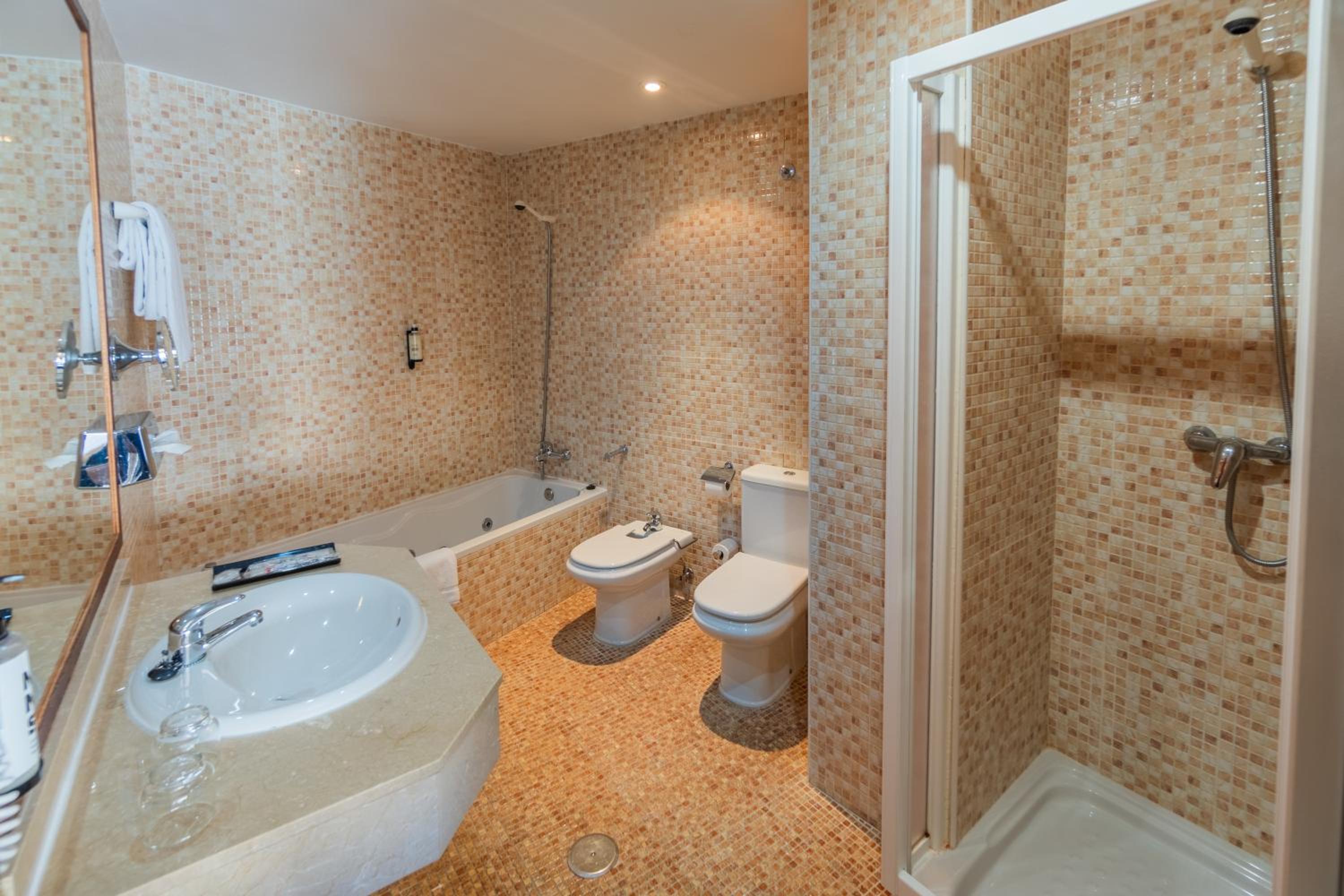 Junior Suite - Photo 2
