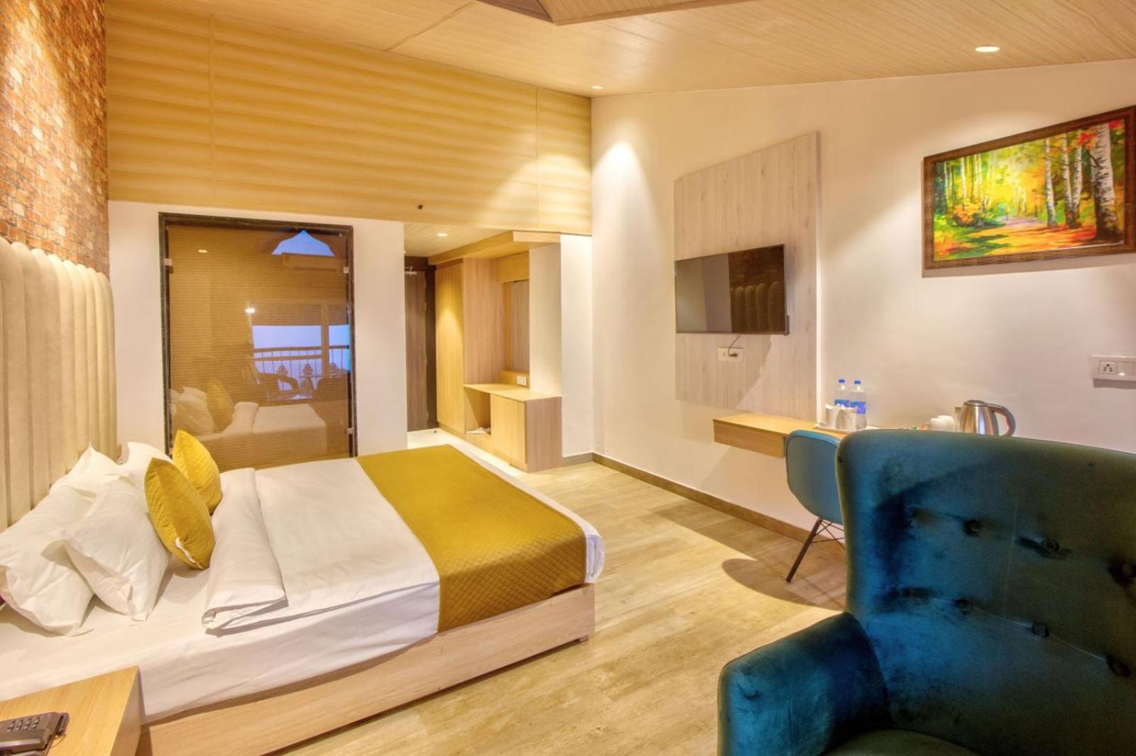 Deluxe Double Room With Balcony