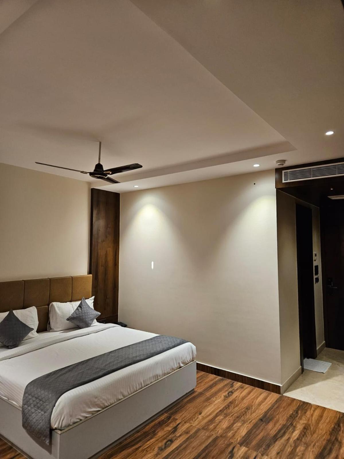 Deluxe Room - Photo 1