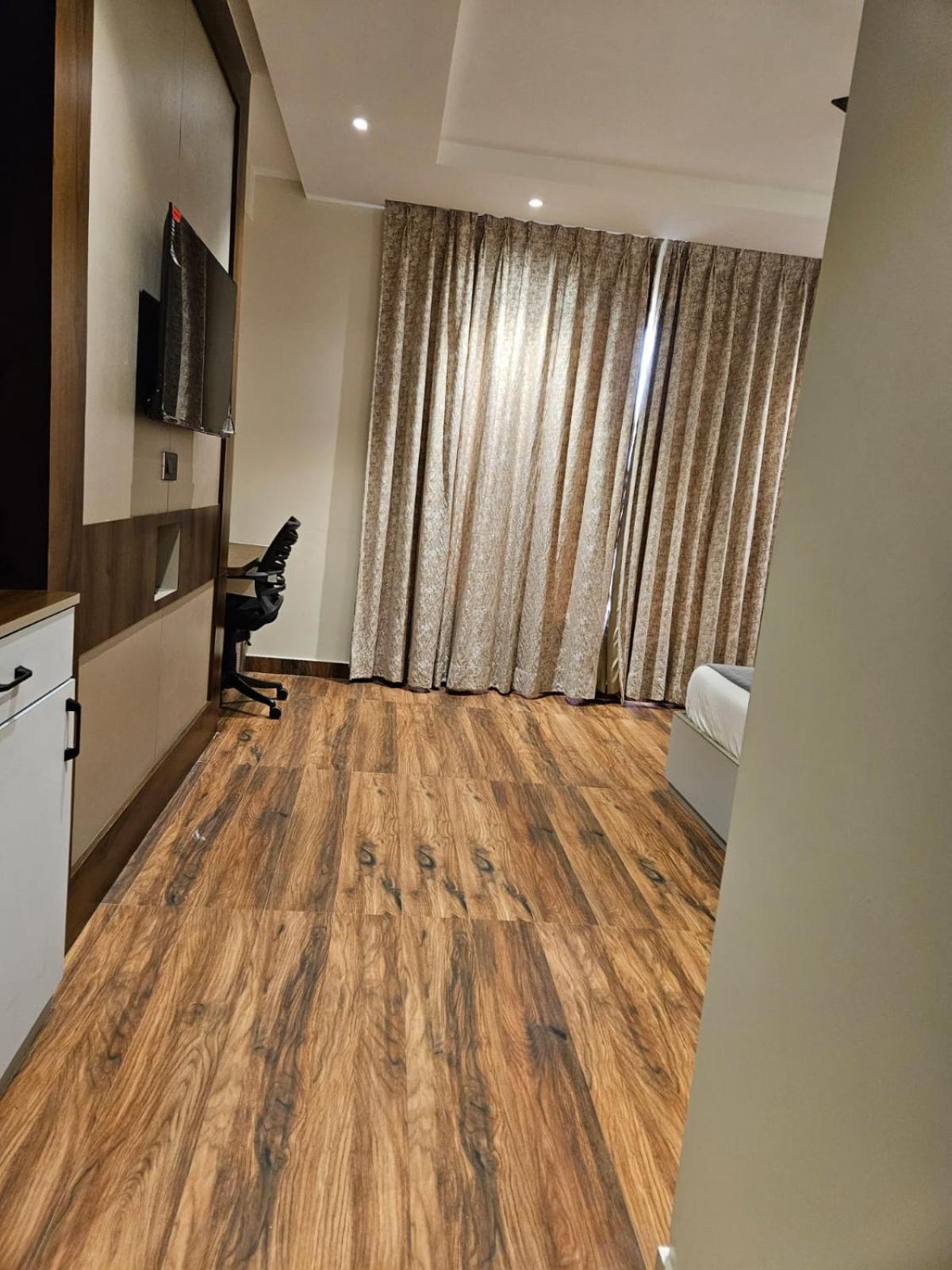 Deluxe Room - Photo 3