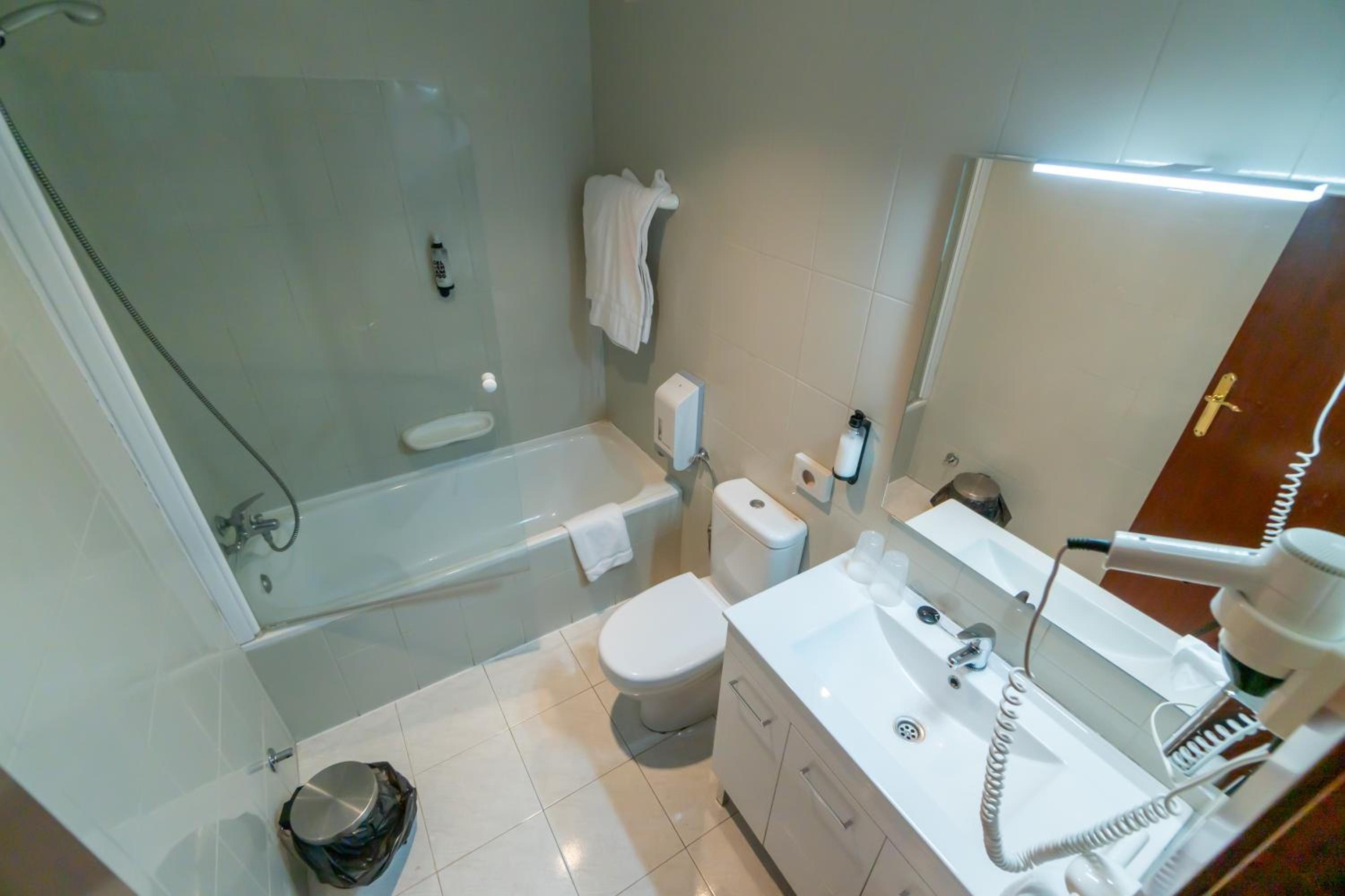 Double Room - Photo 3