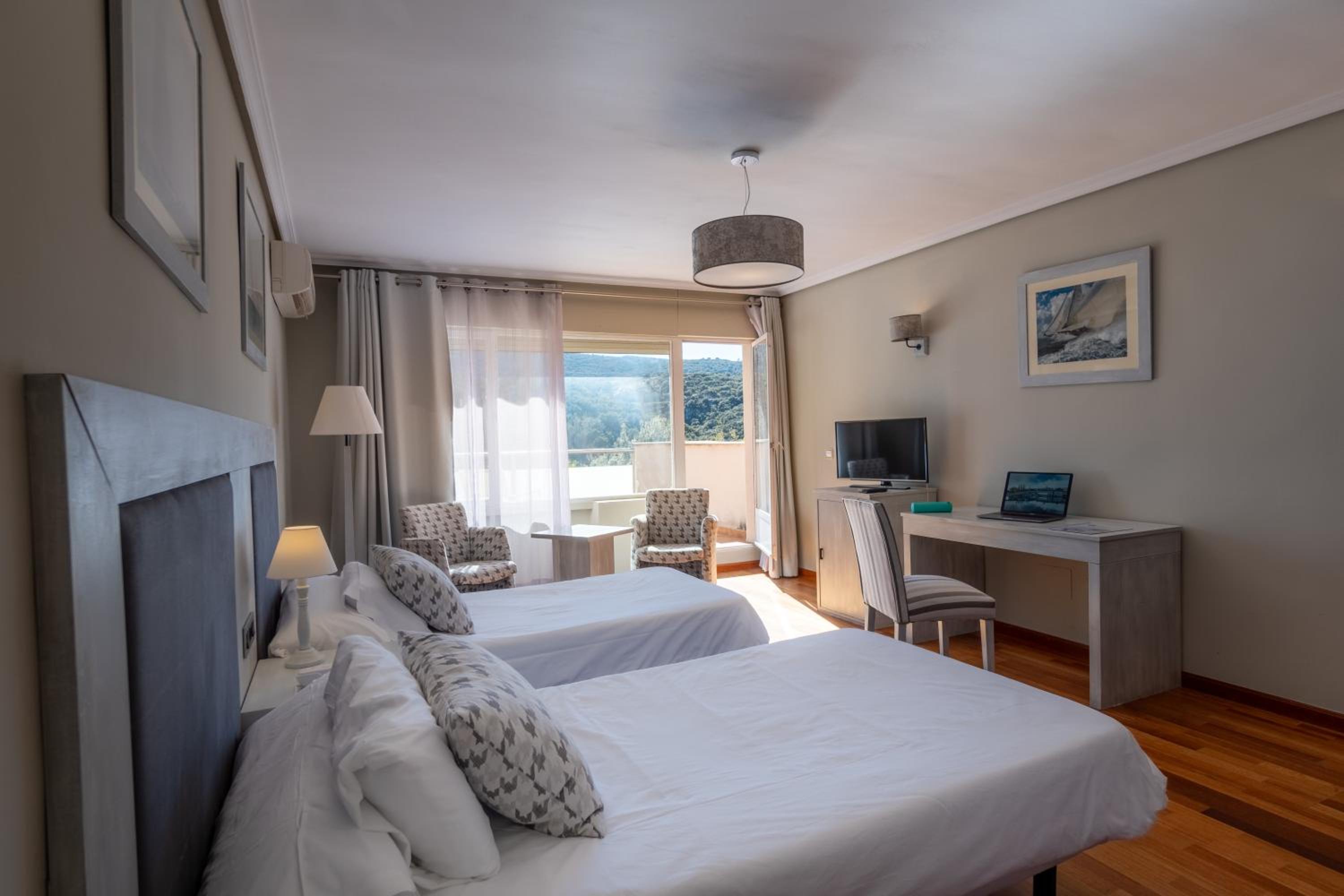 Double Room - Photo 2