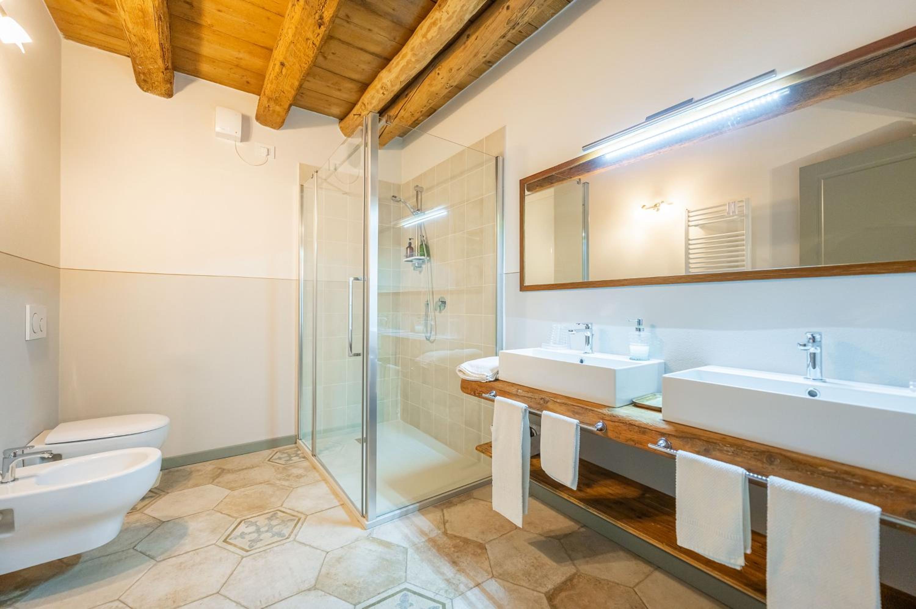 Double Room with Private Bathroom photo 2