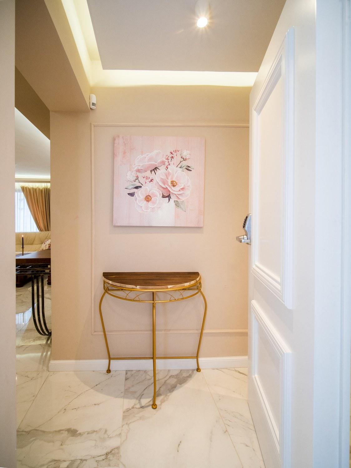 One-Bedroom Apartment - Photo 1