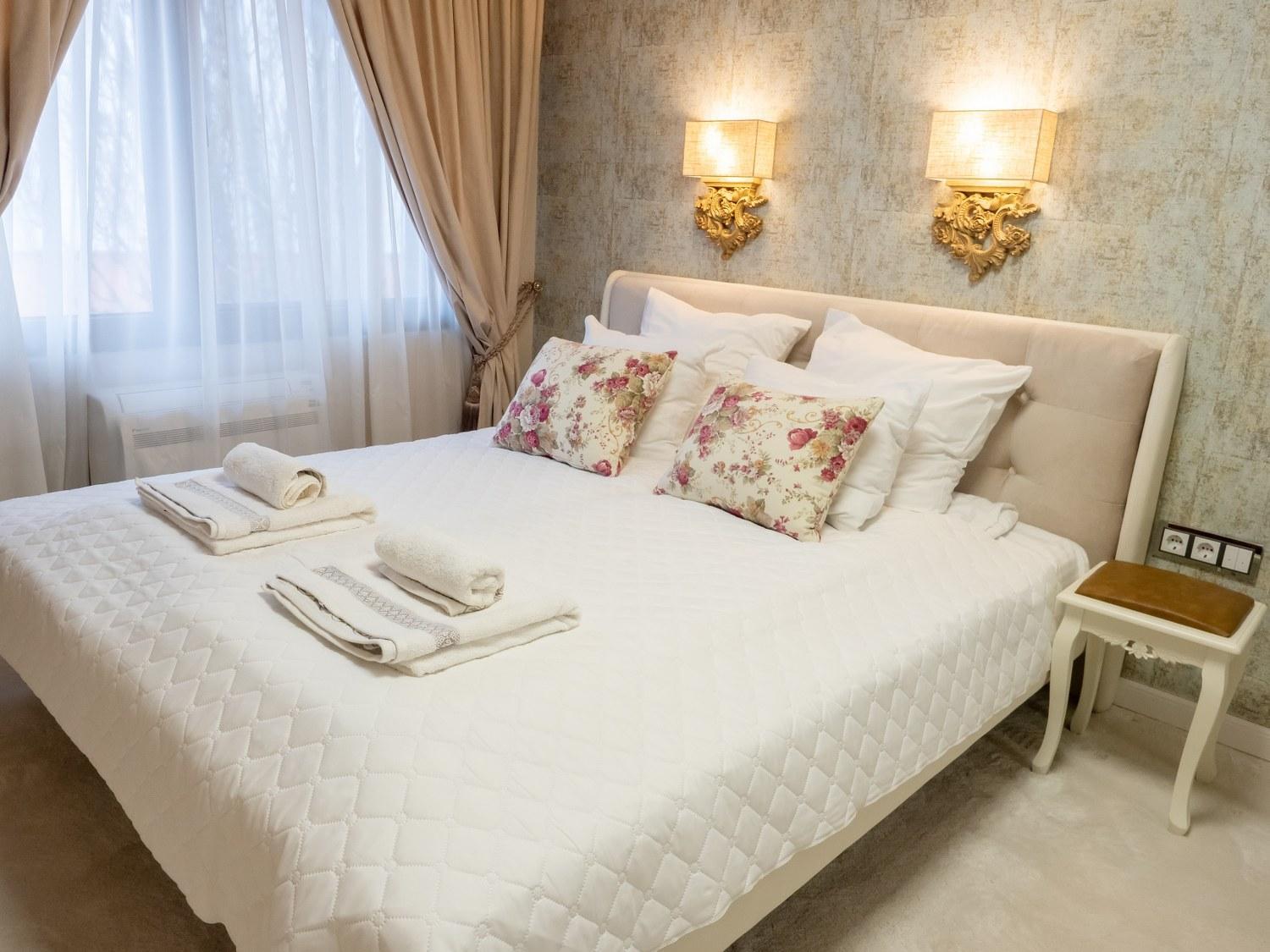 One-Bedroom Apartment - Photo 4