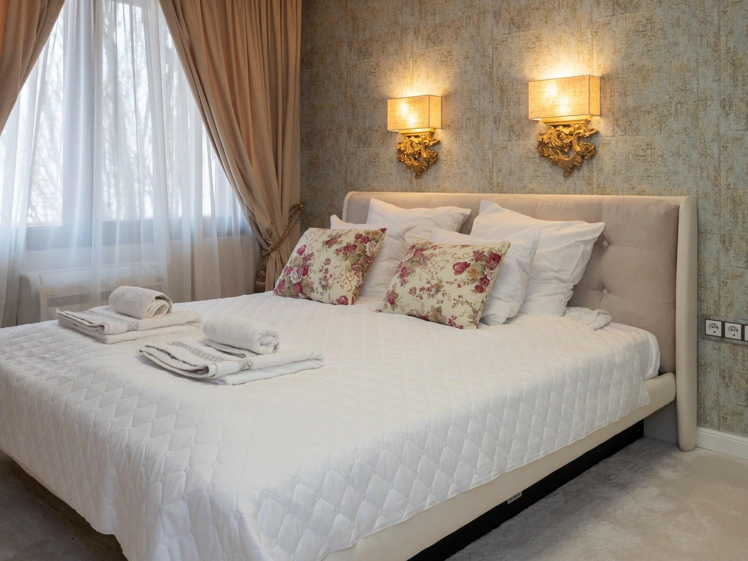 One-Bedroom Apartment - Photo 13
