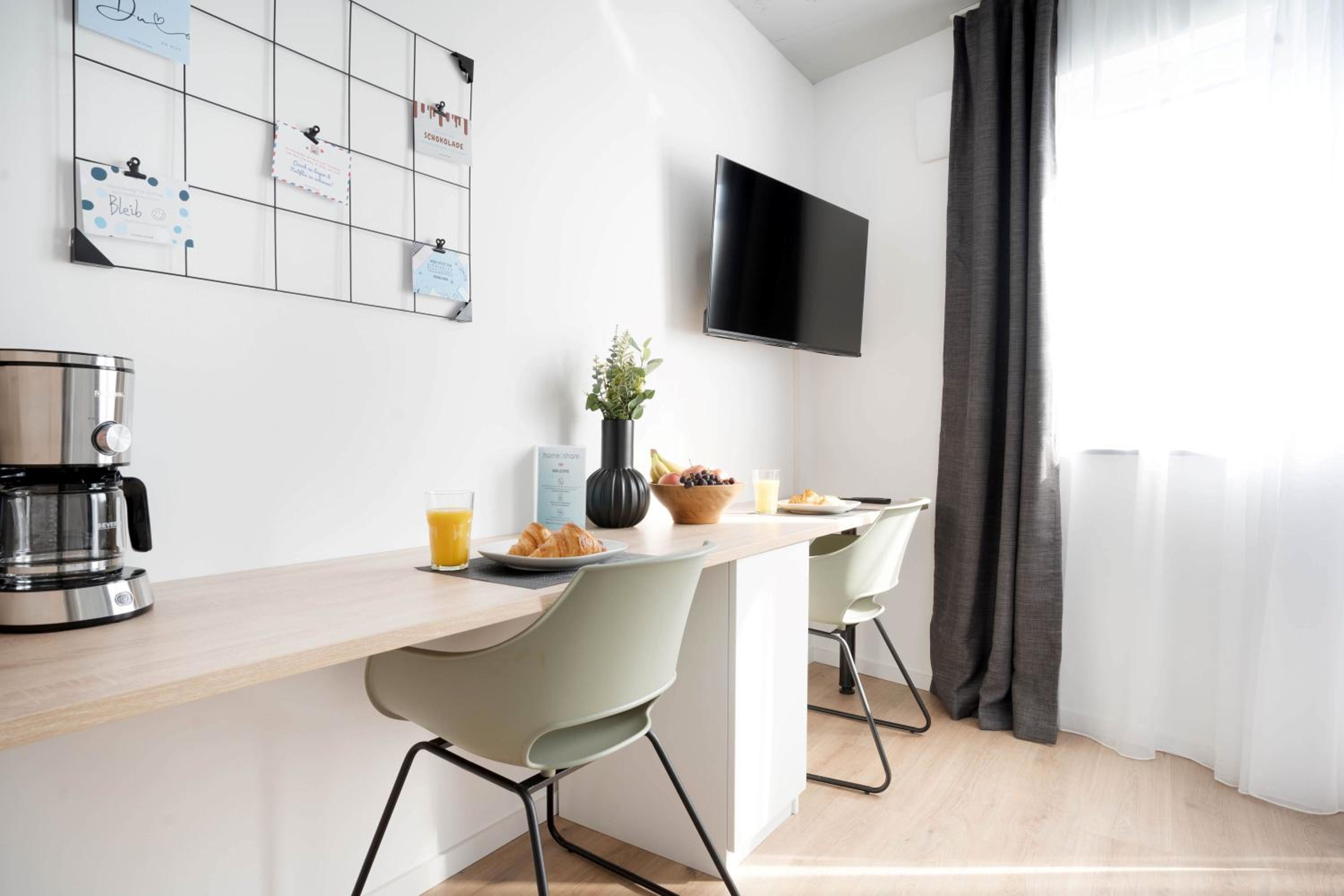 One-Bedroom Apartment photo 2