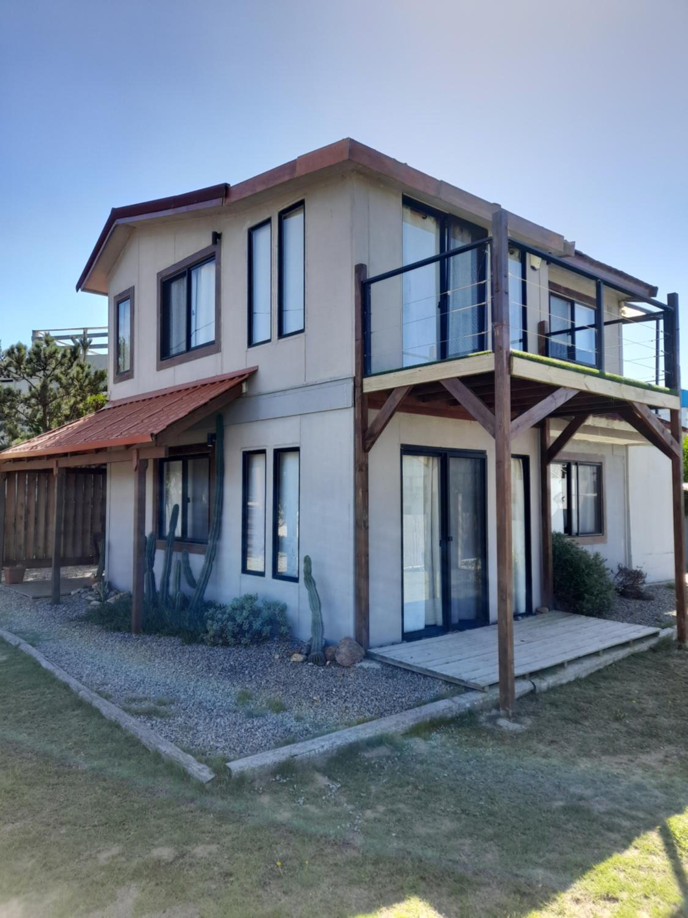 Bungalow with Sea View photo 2