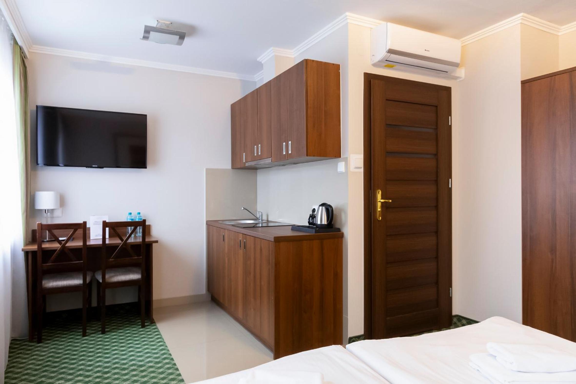 Studio with A/C and kitchenette photo 3