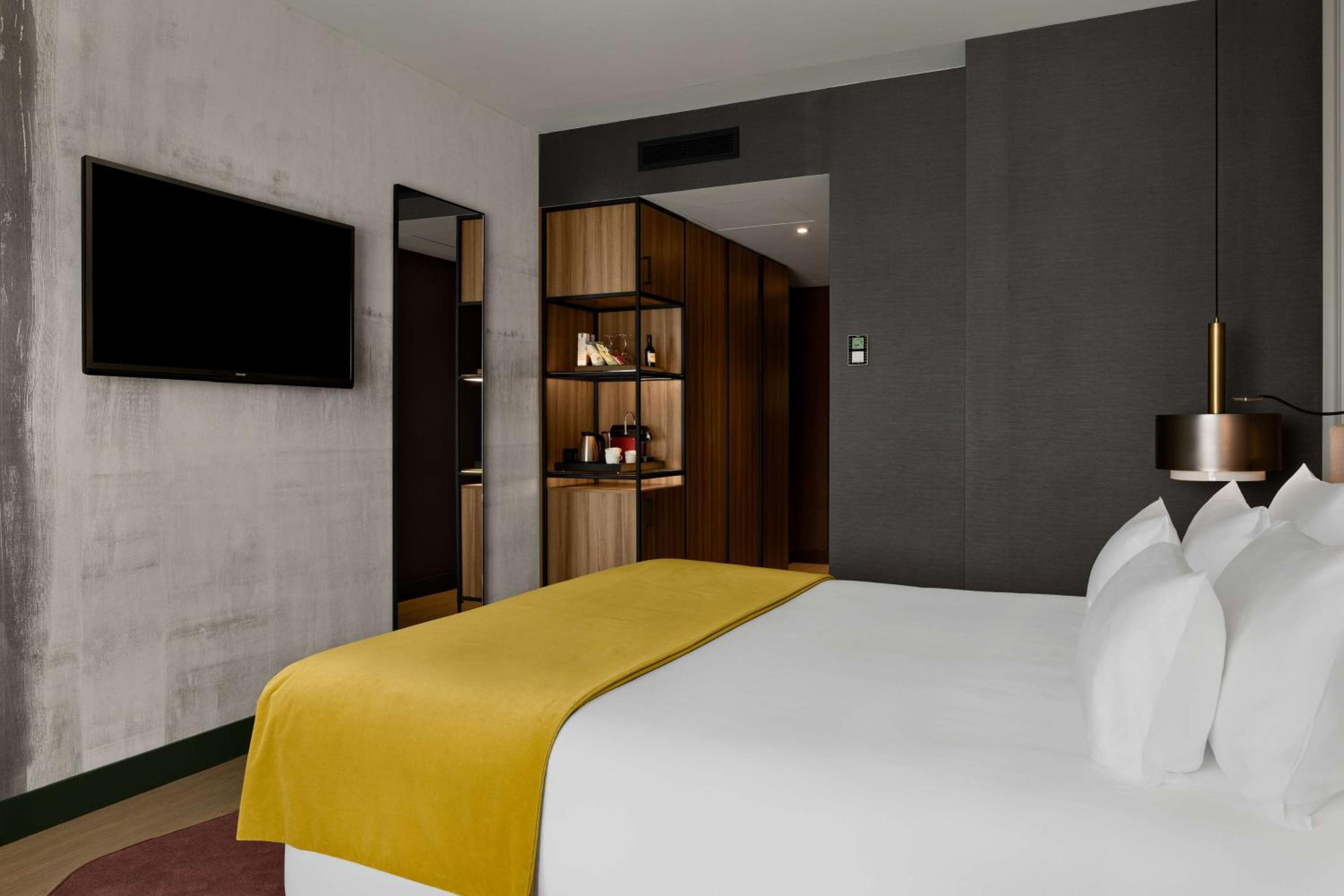 Premium Double or Twin Room photo 3