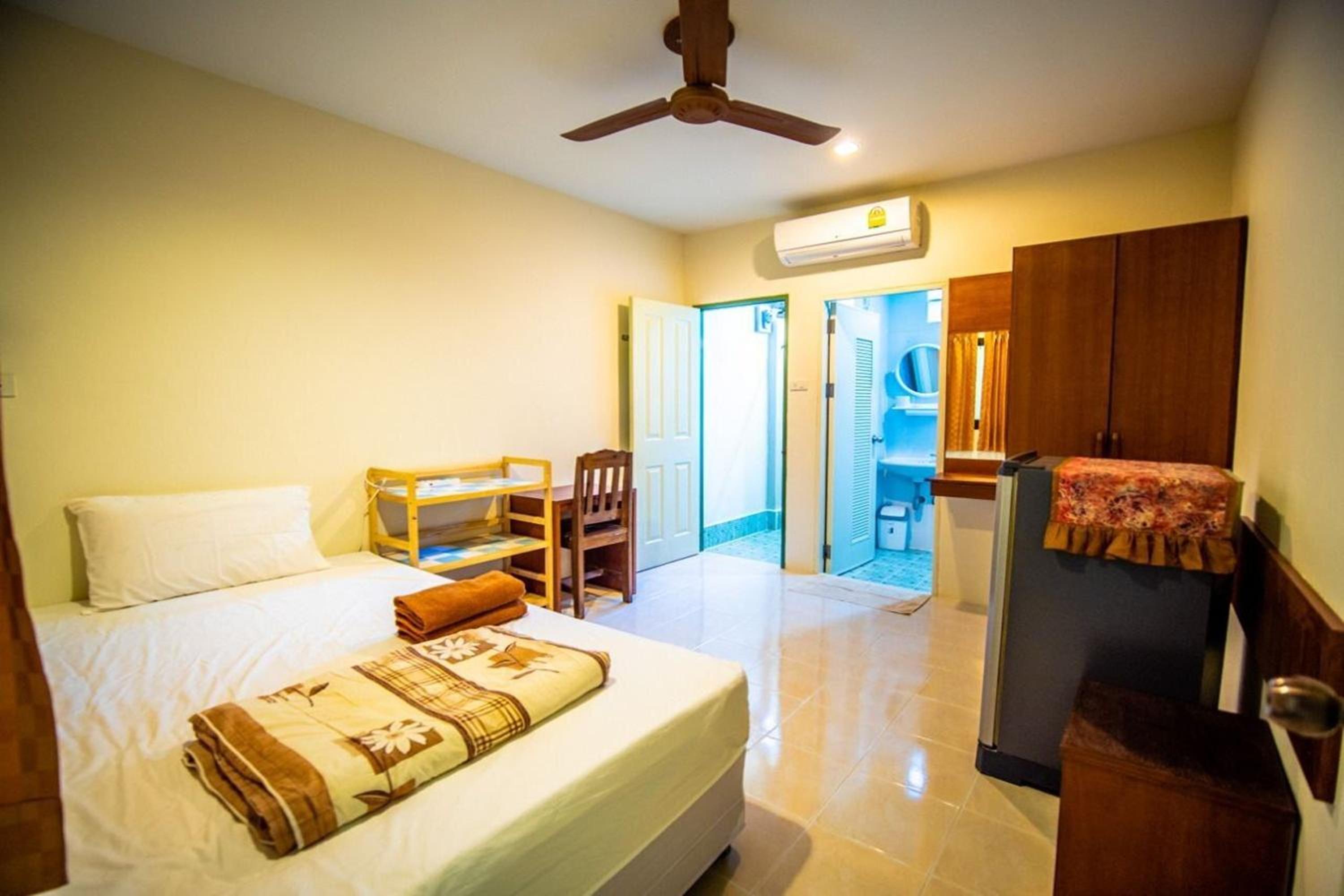 Single Room - AC photo 2