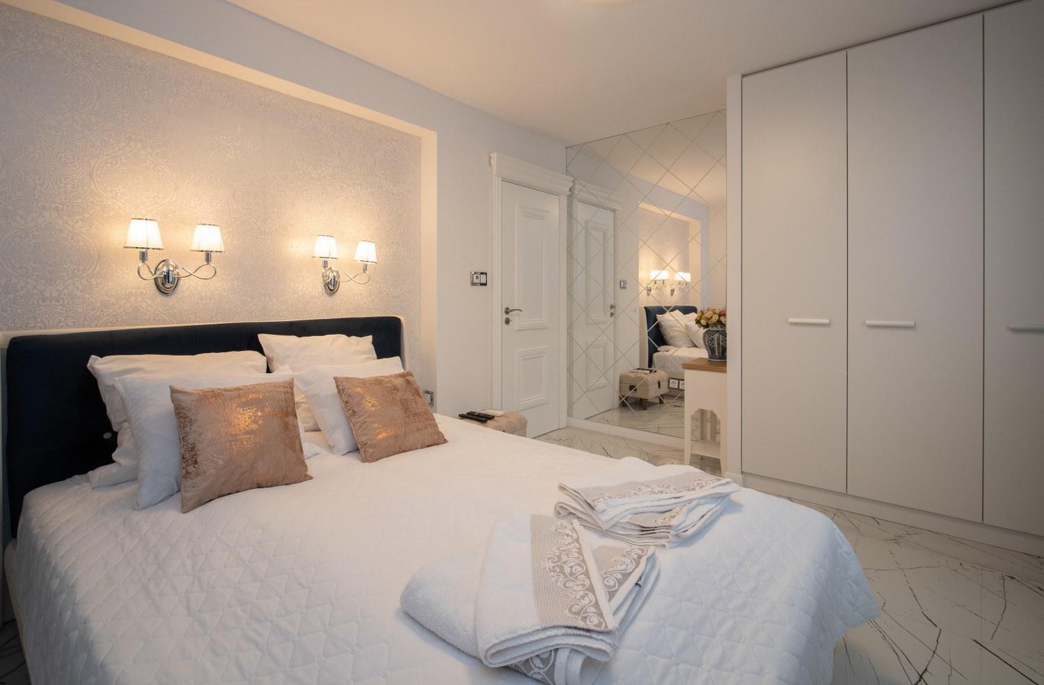 One-Bedroom Apartment - Photo 11