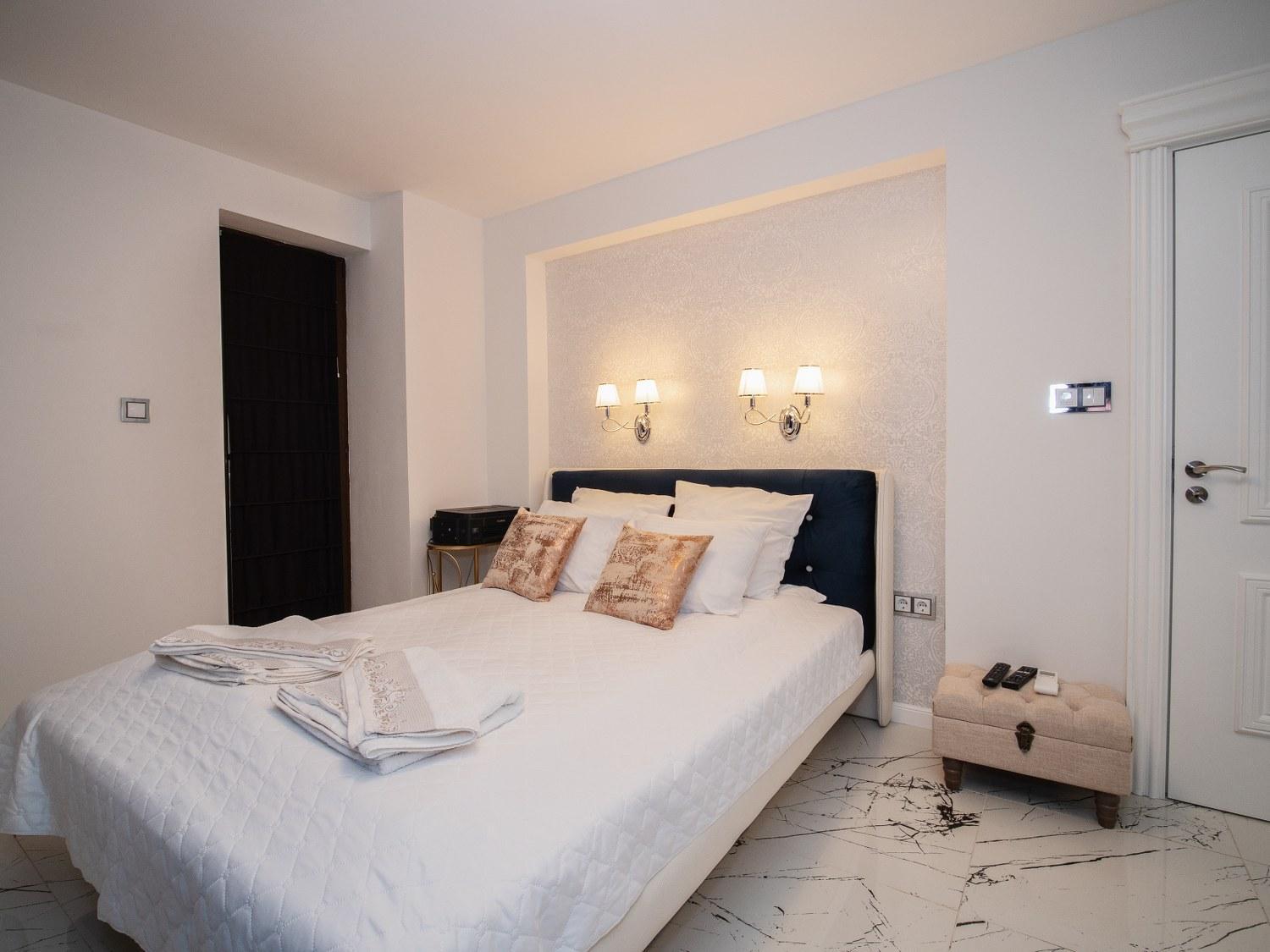 One-Bedroom Apartment - Photo 9