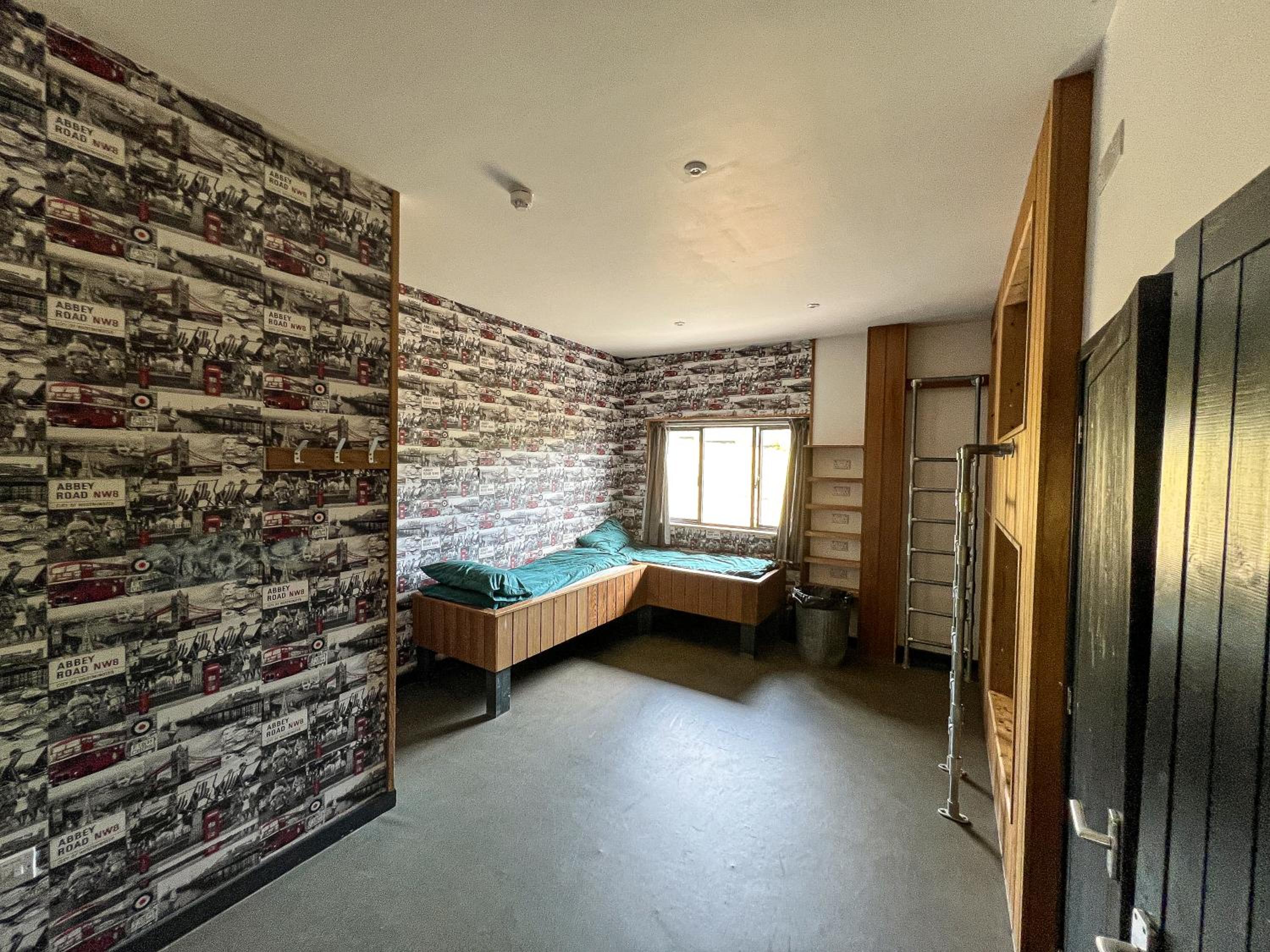 Family Room with Private Bathroom photo 1