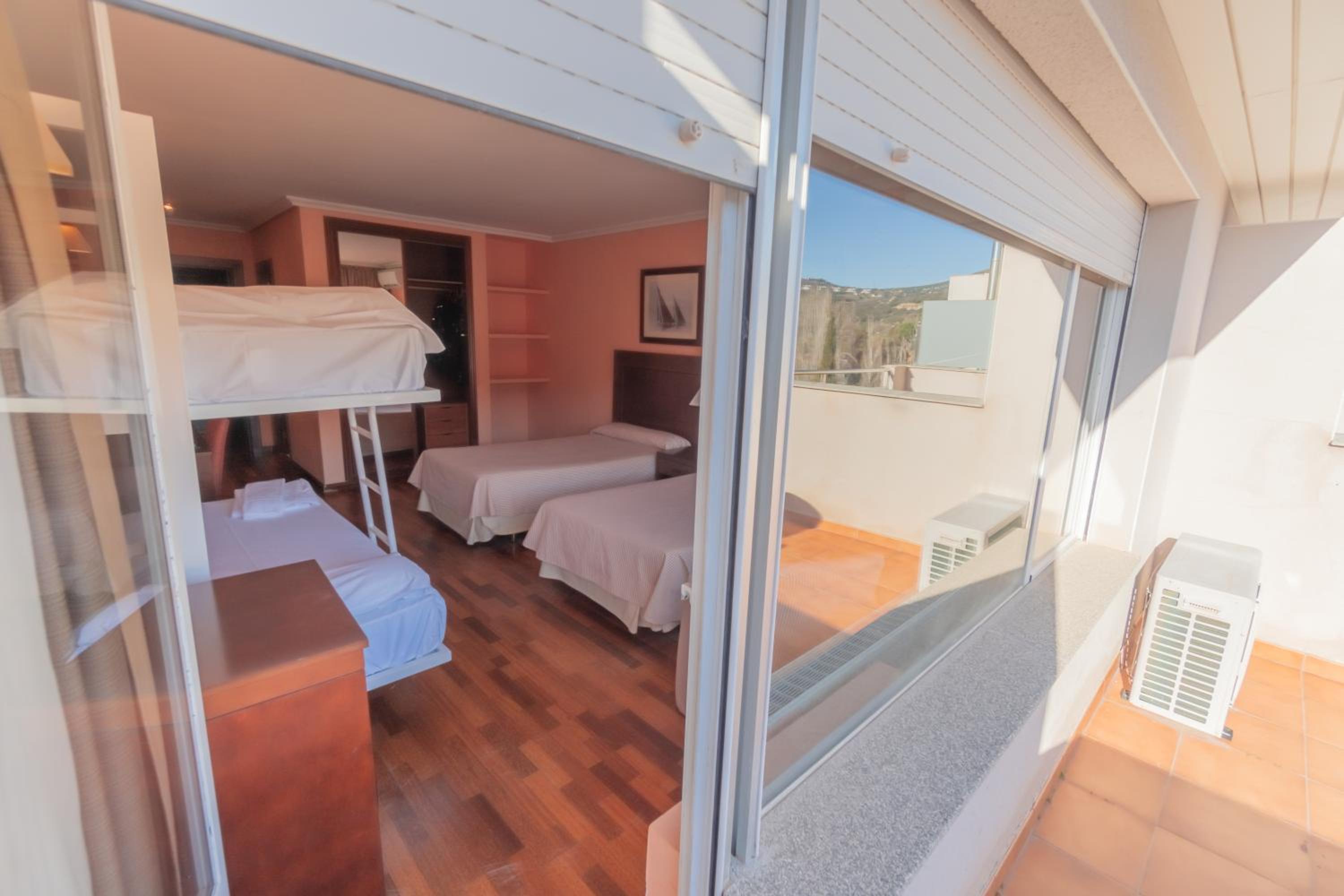 Classic Quadruple Room - Photo 4