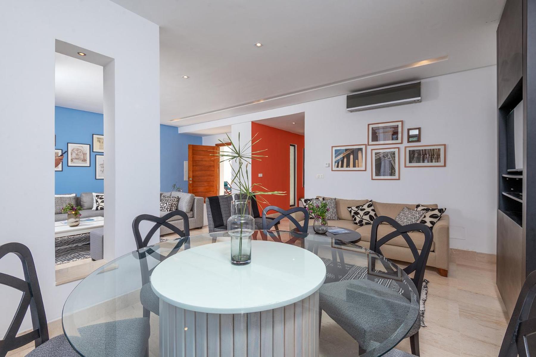 Villa photo 2