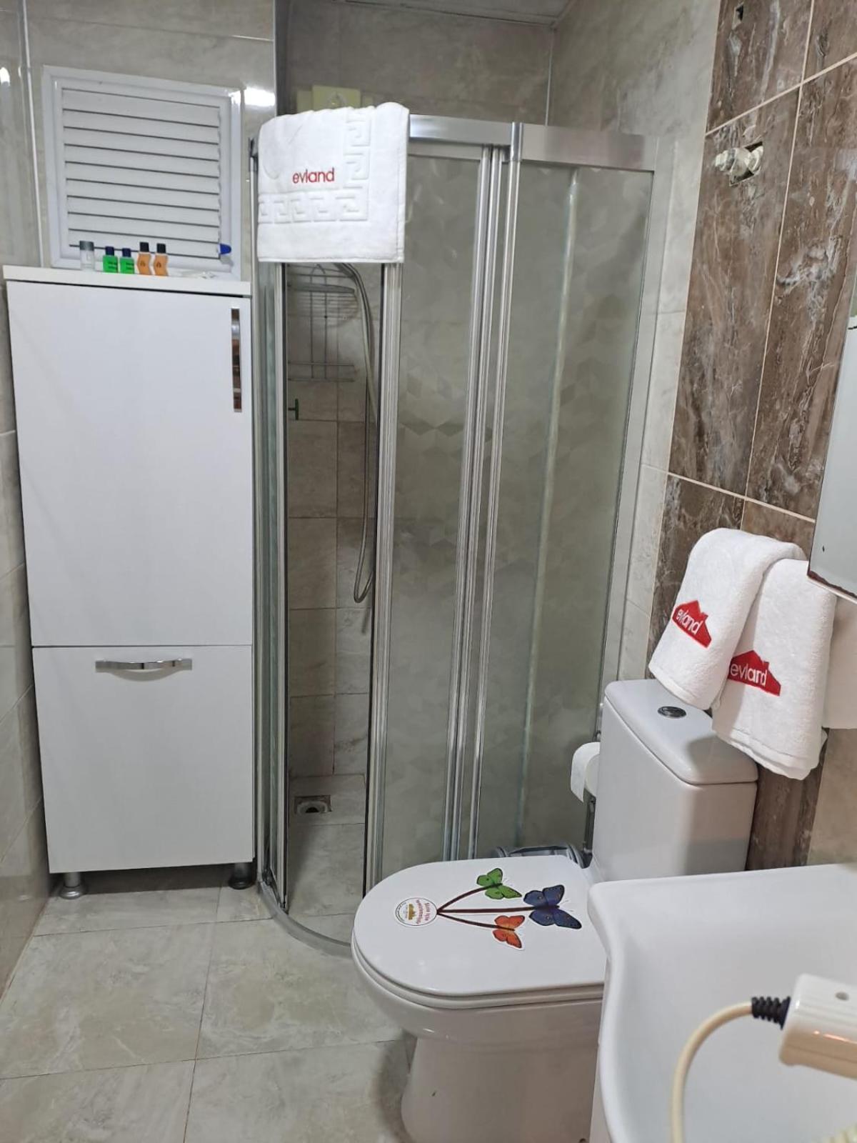 Small Single Room photo 1