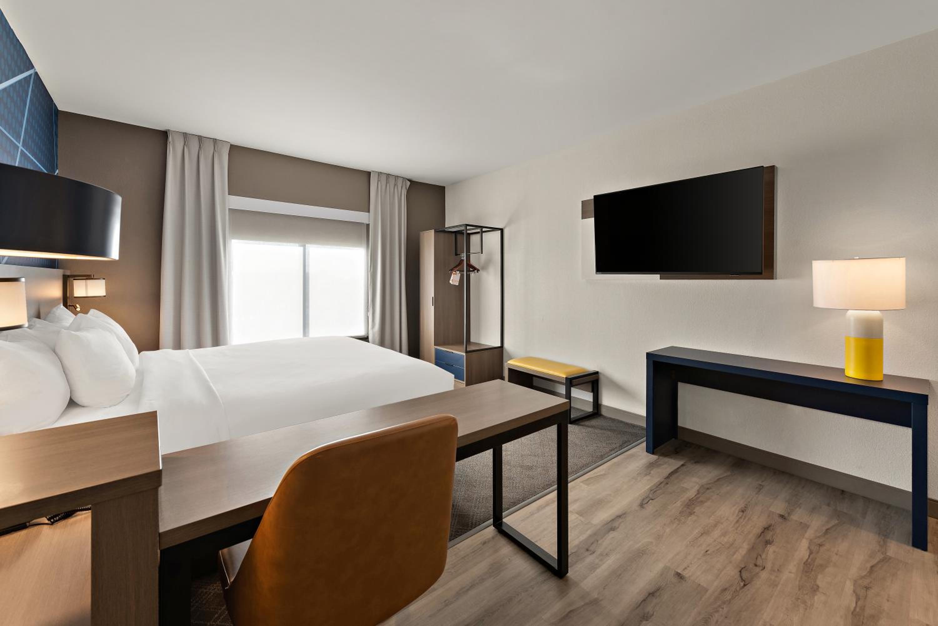 King Suite - Photo 3
