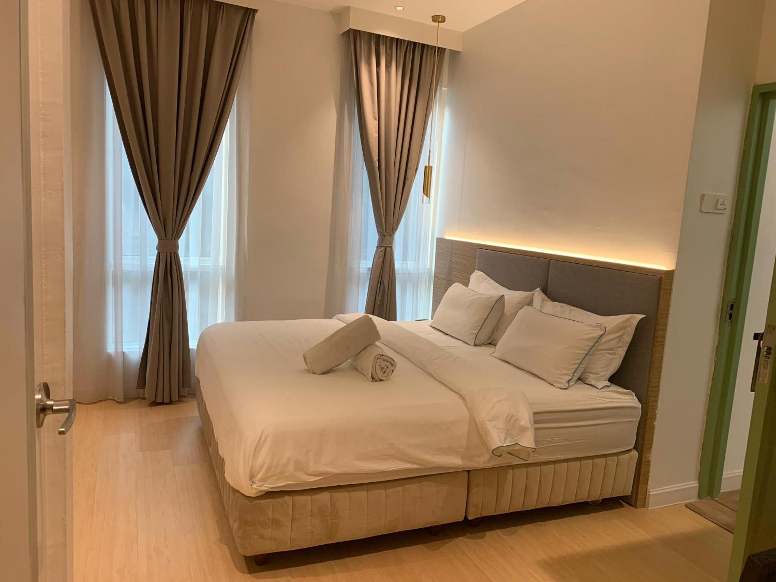 Deluxe Family Suite - Photo 2