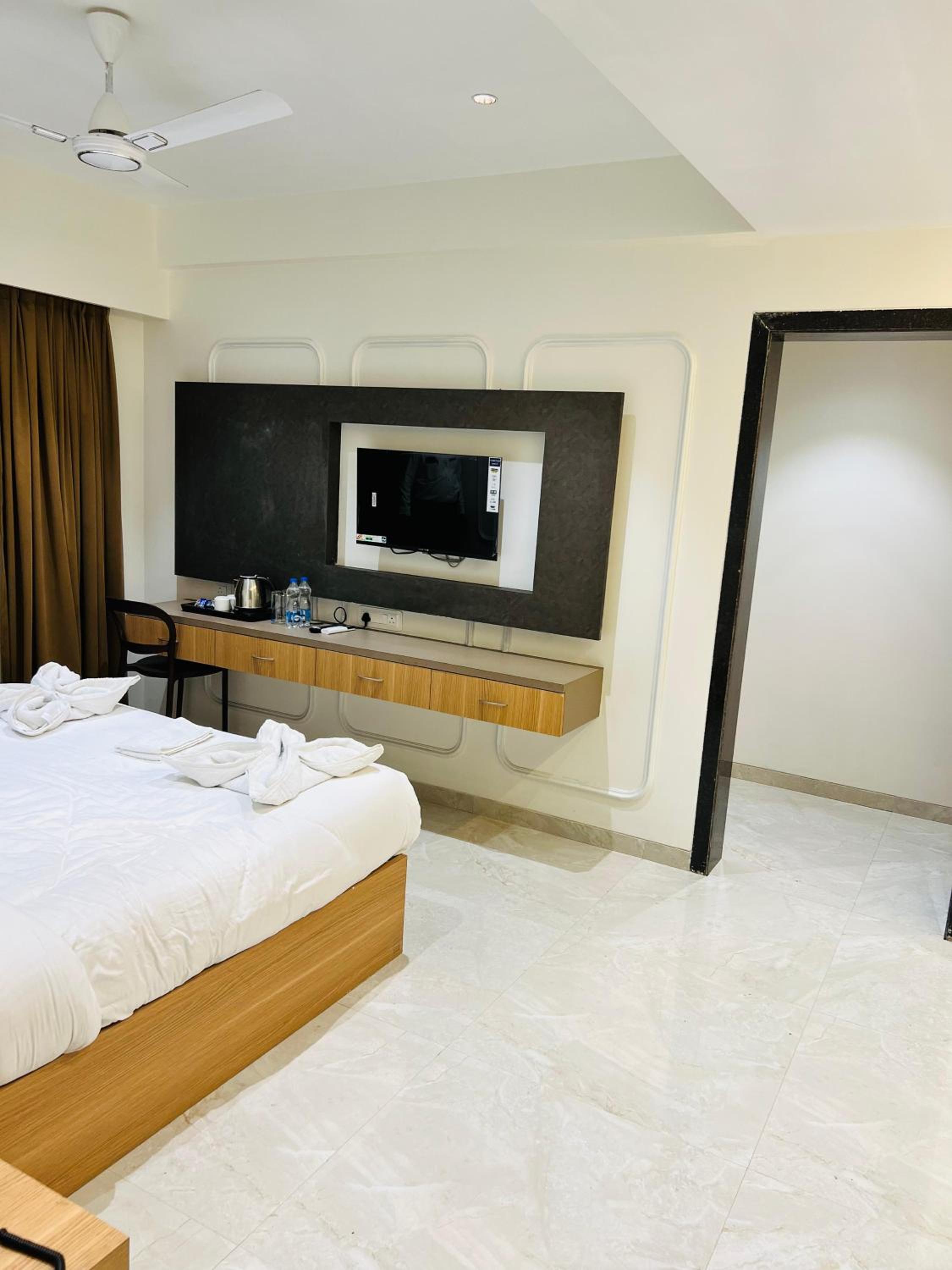 Deluxe Double Room - Photo 1