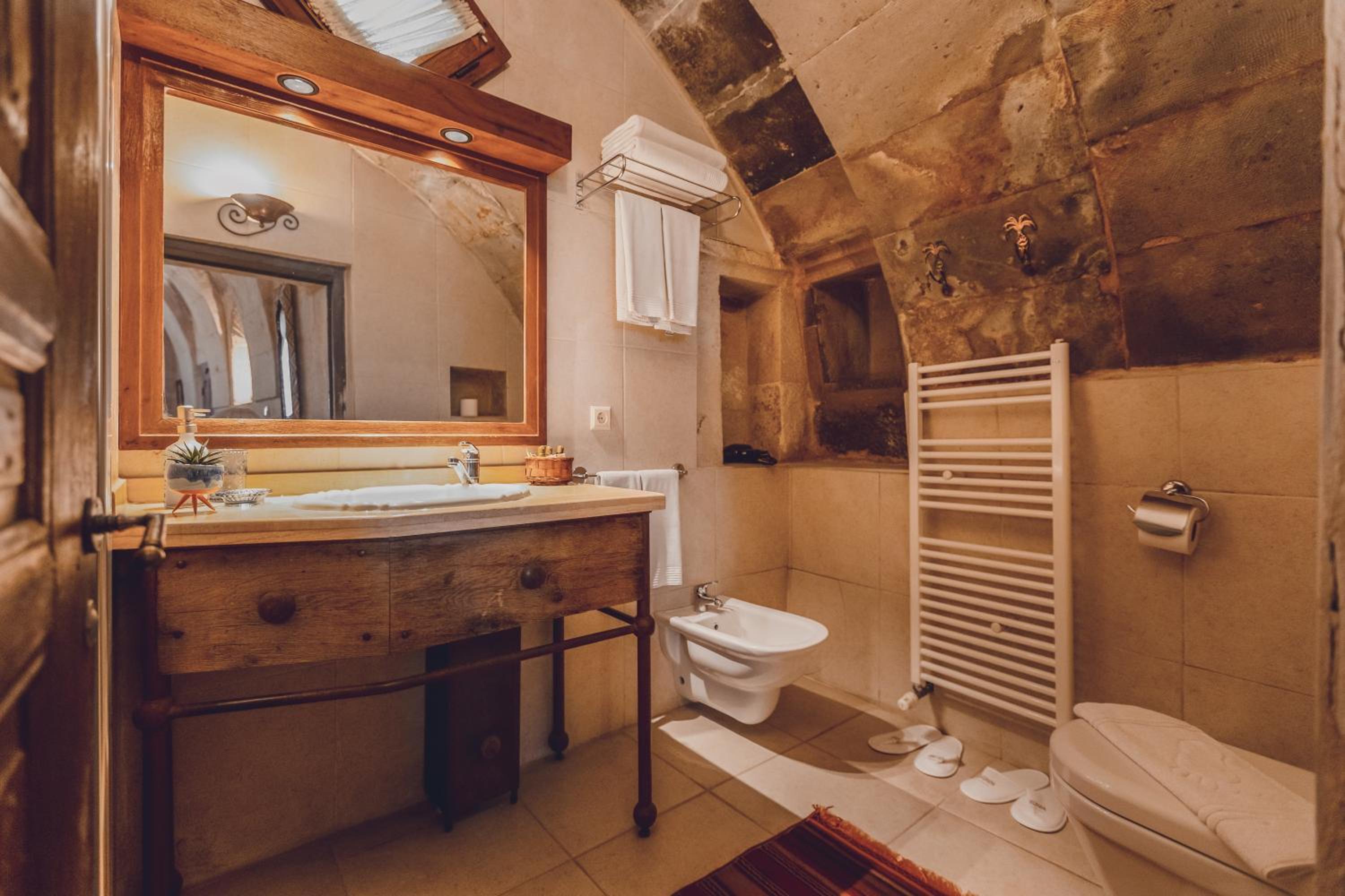 Standard Double or Twin Room - Photo 2