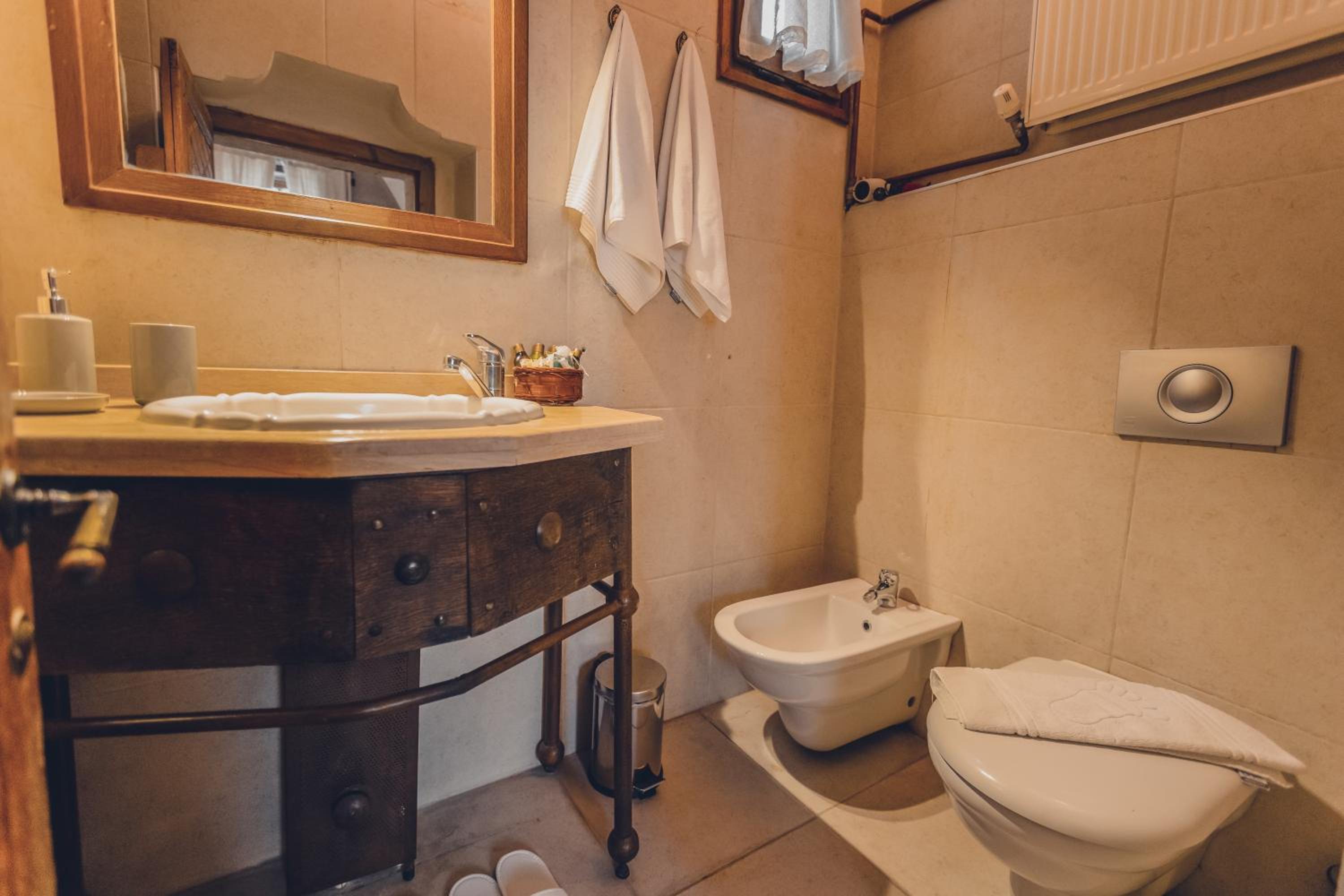 Economy Double Room - Photo 4