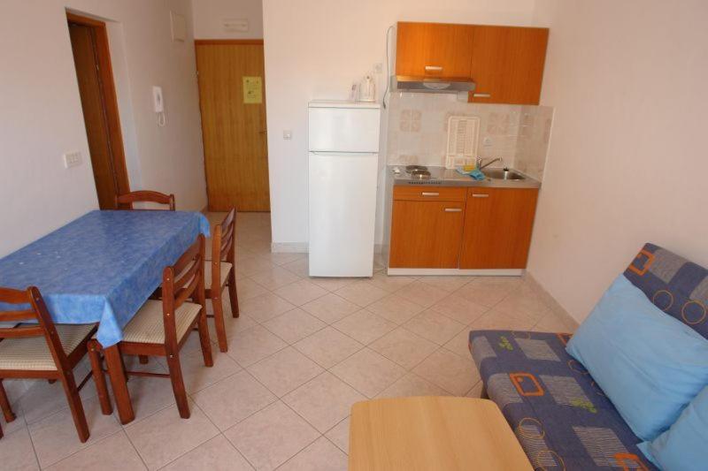 One-Bedroom Apartment photo 3