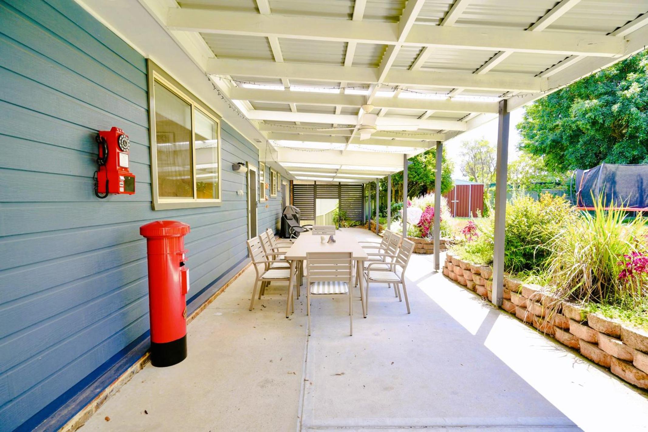 Five-Bedroom House photo 3