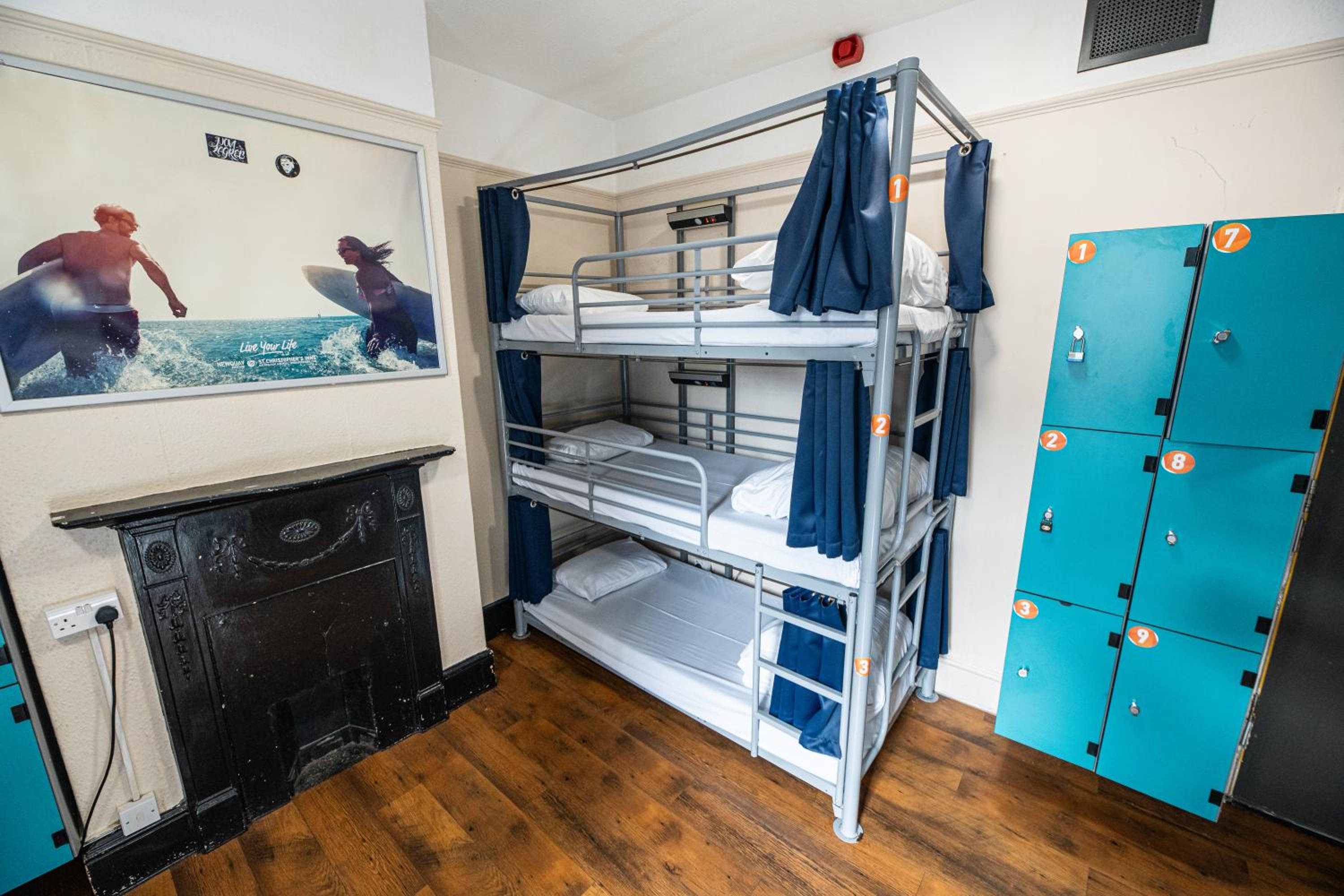 Mixed Dormitory Room photo 1