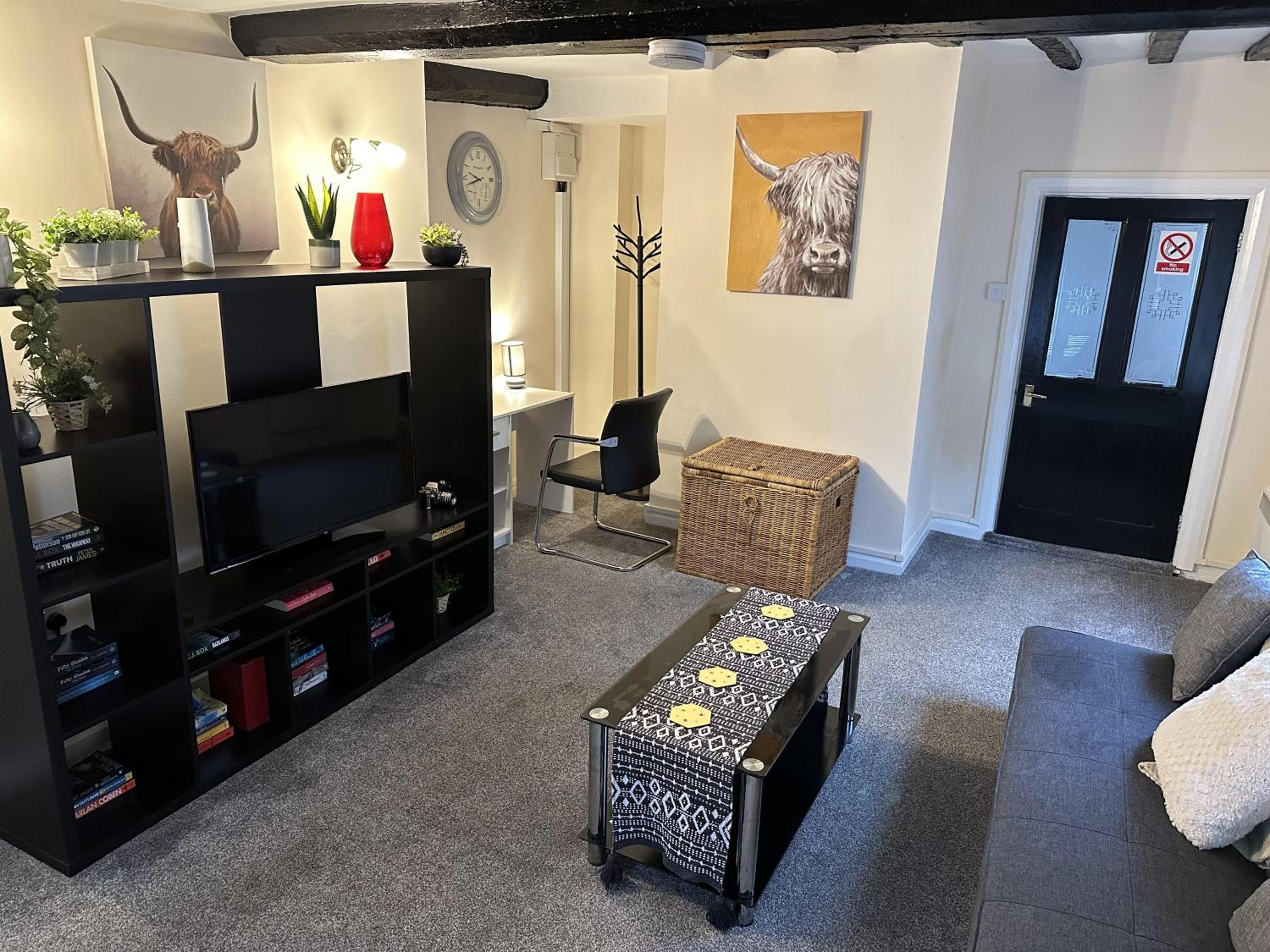 Apartment photo 2