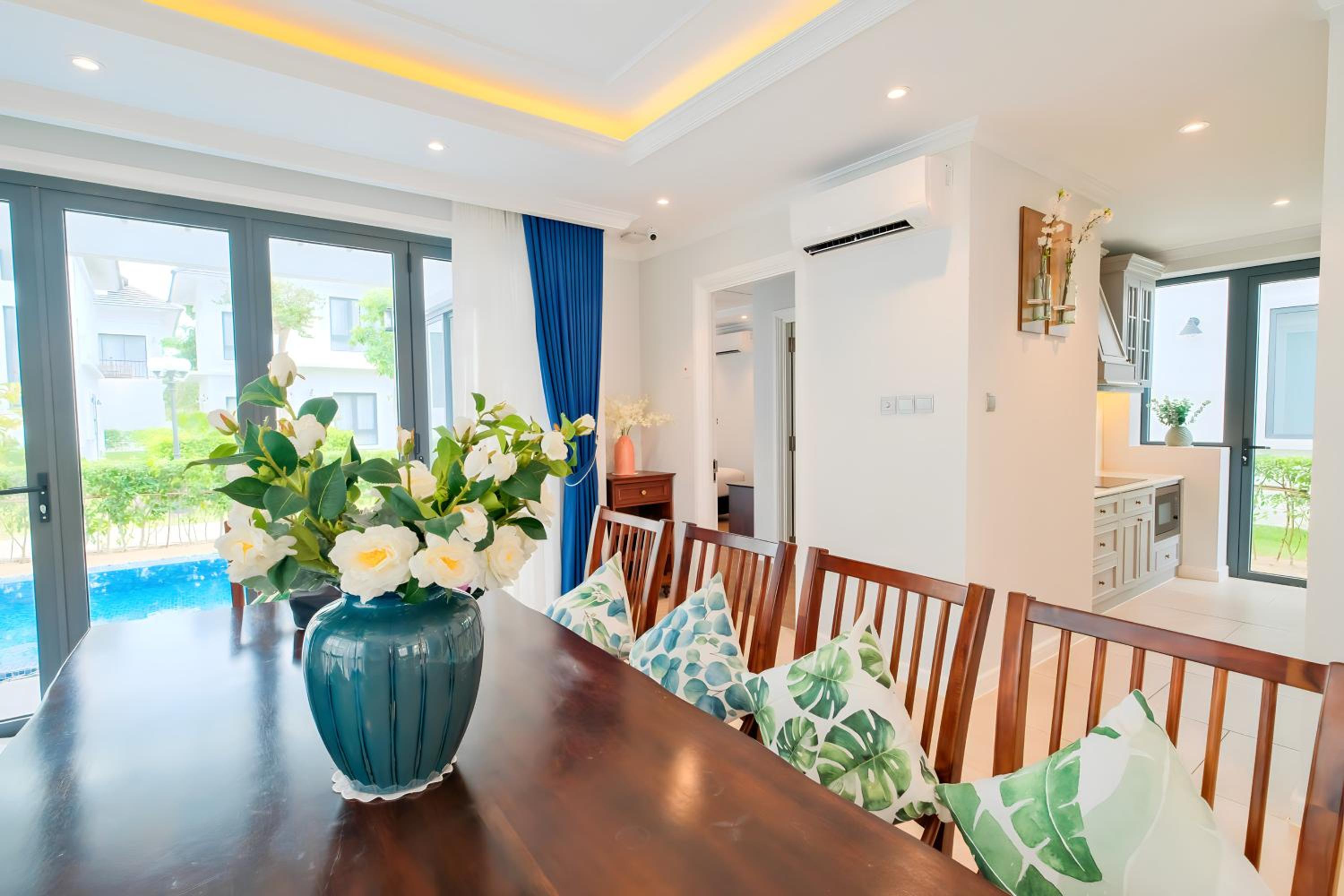 Three-Bedroom Villa with Garden View thumbnail 6