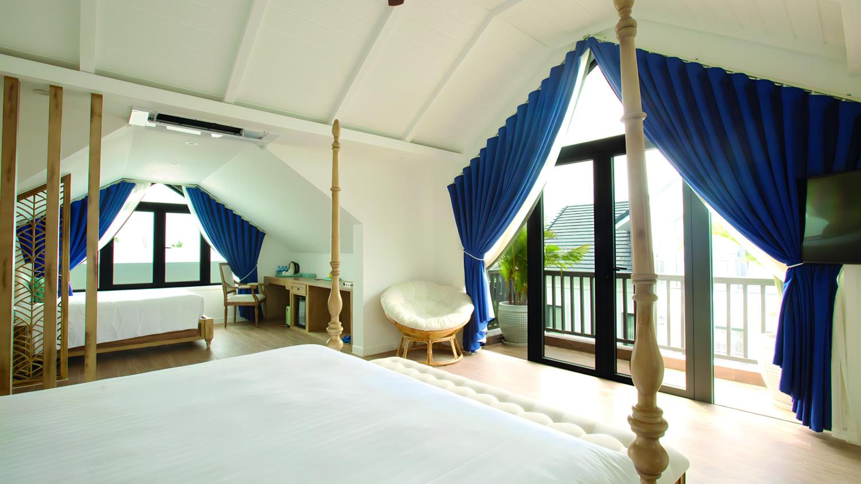 Junior Suite With Garden View thumbnail 5