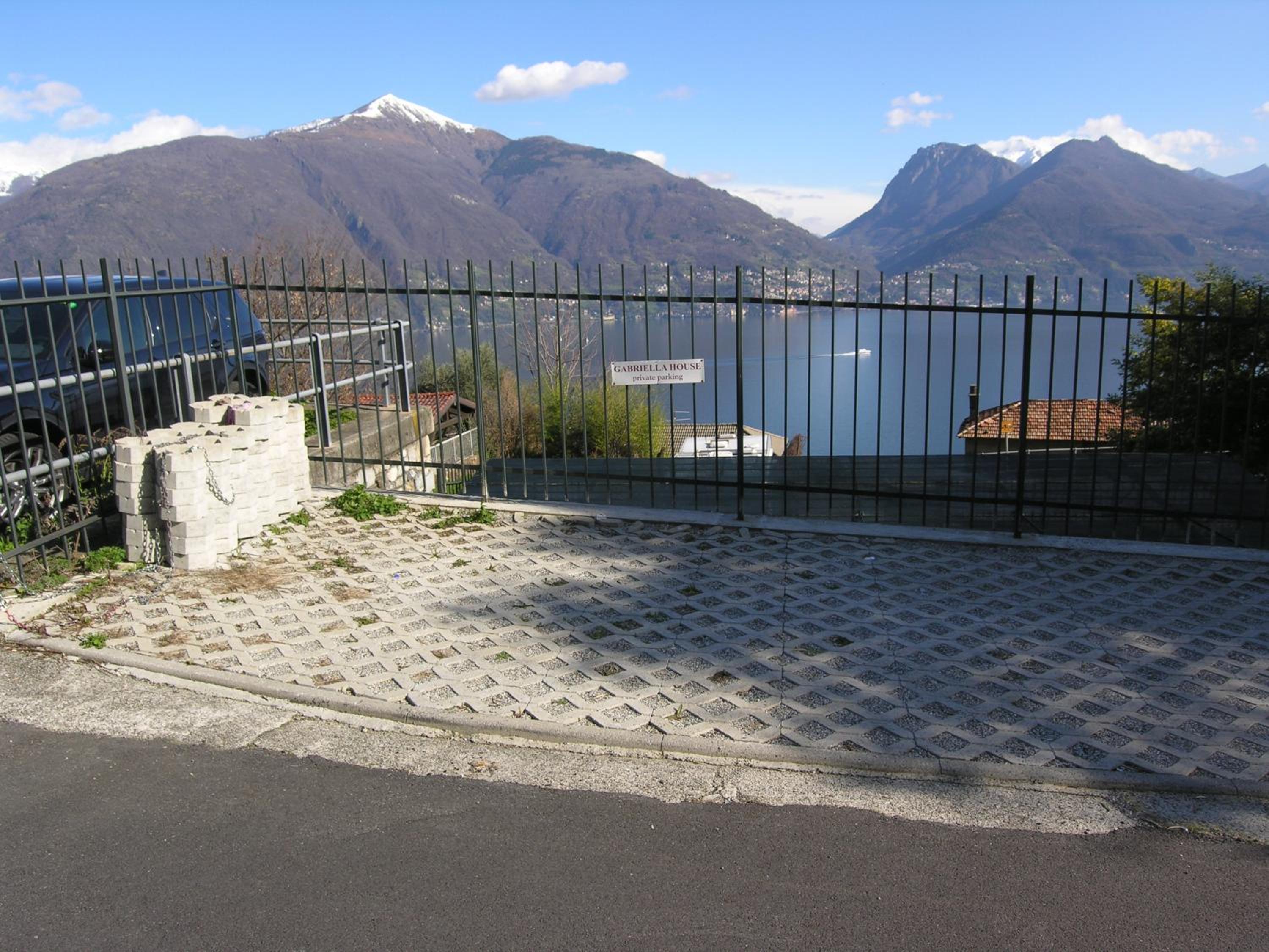 Apartment with Lake View - Photo 18