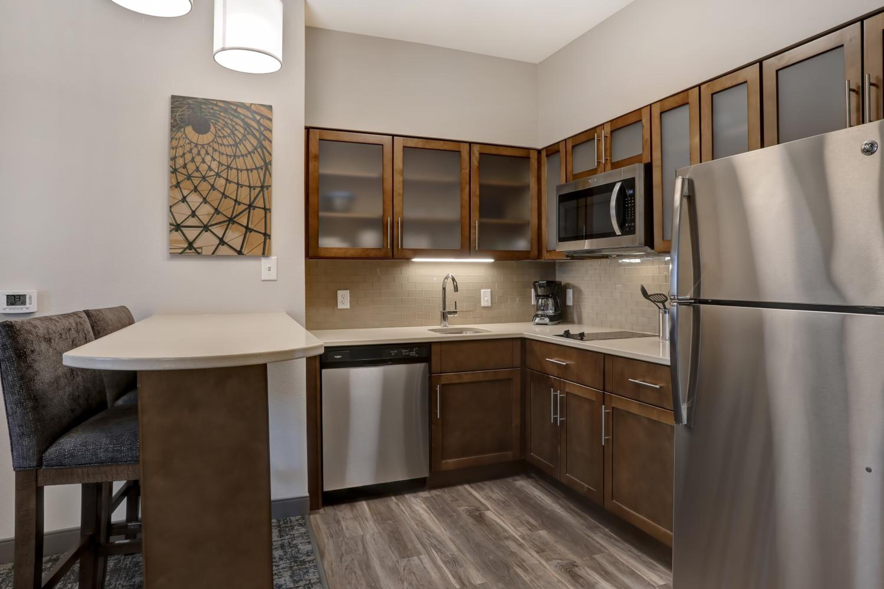 One-Bedroom Queen Suite