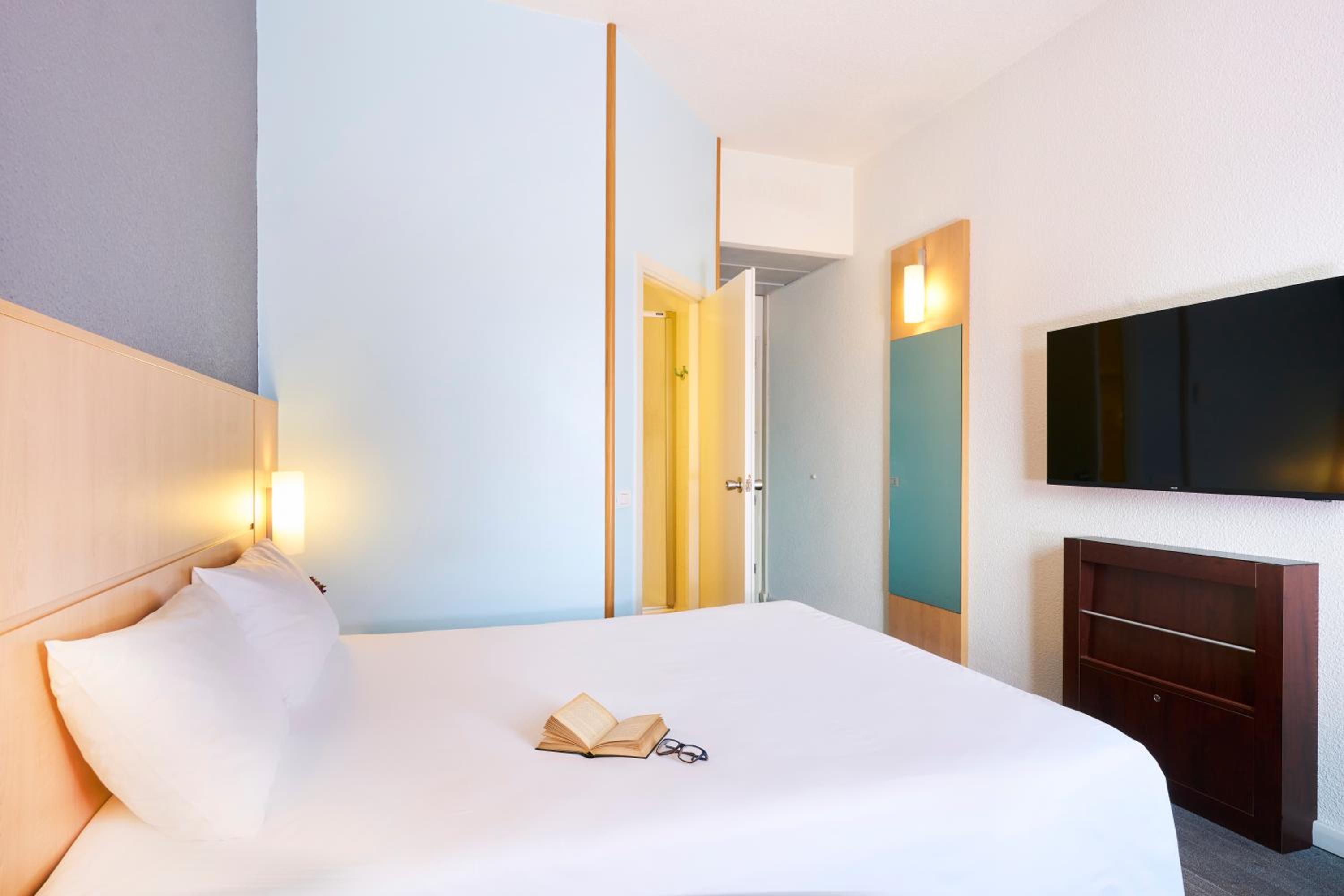 Premium Room with 1 Double Bed photo 2