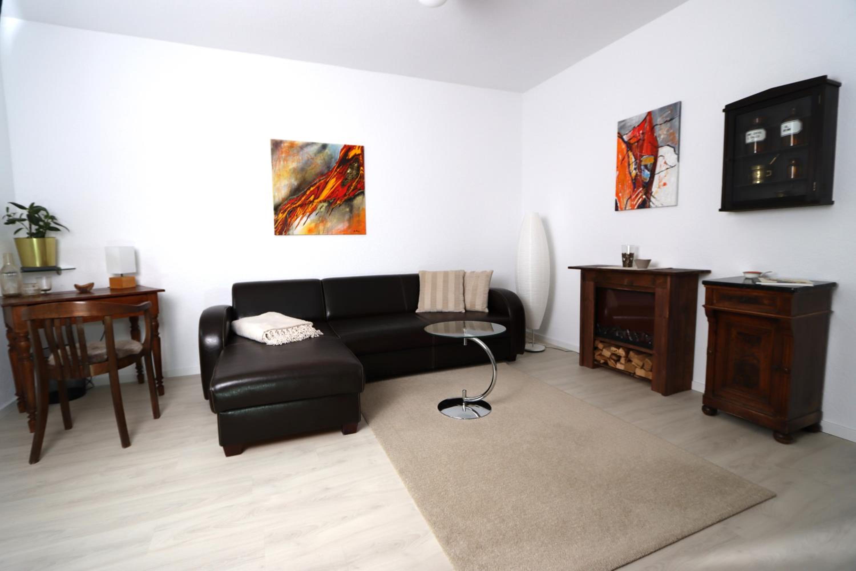 One-Bedroom Apartment with Shower photo 1