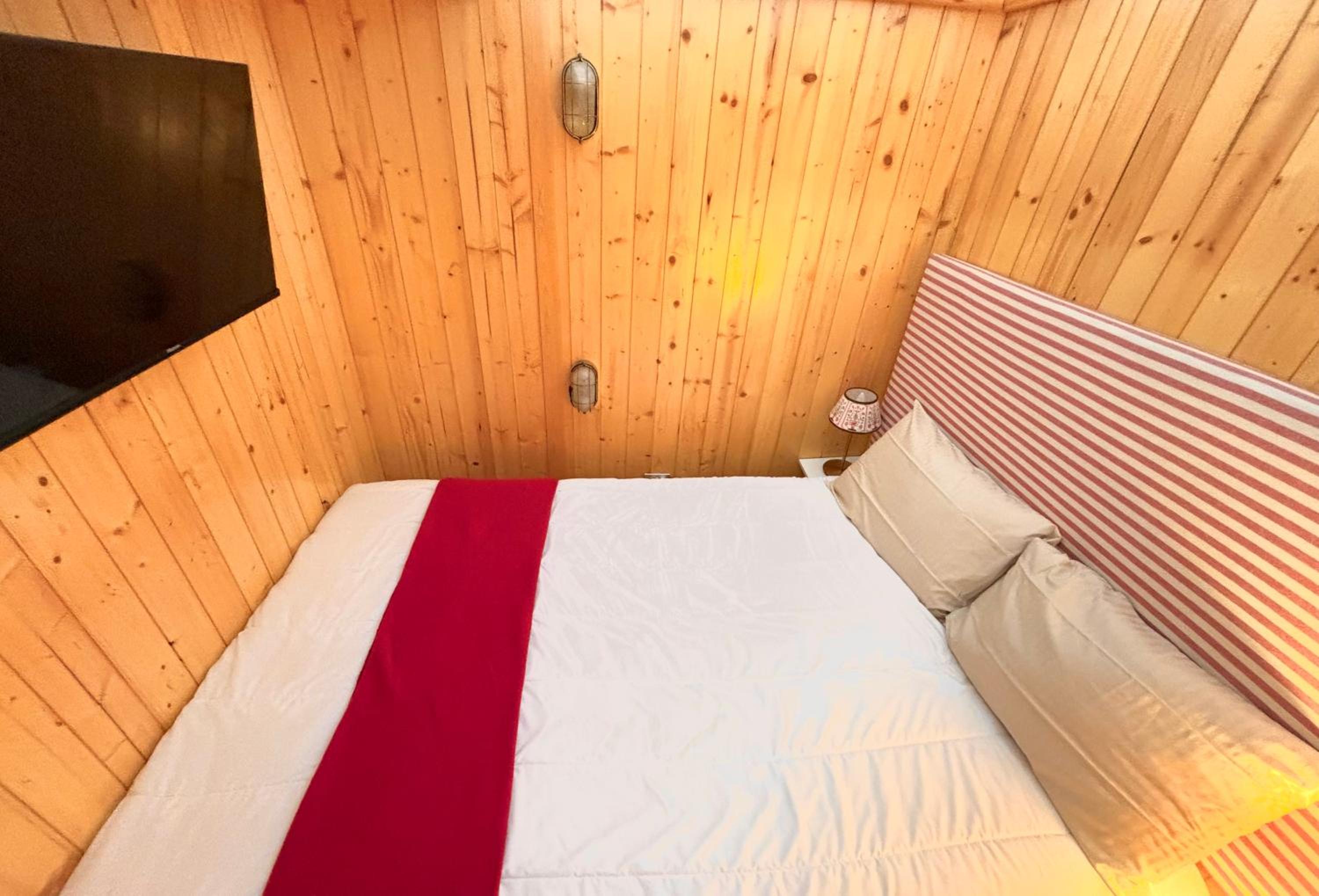 One-Bedroom Apartment (without window)